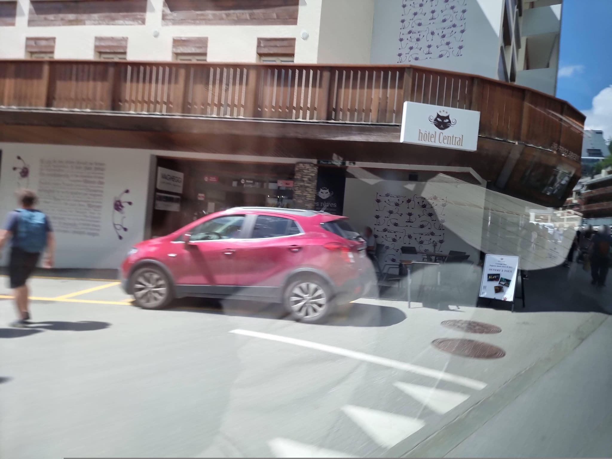 Street view near Central, Crans-Montana — © mapfool (CC BY-SA · Mapillary)