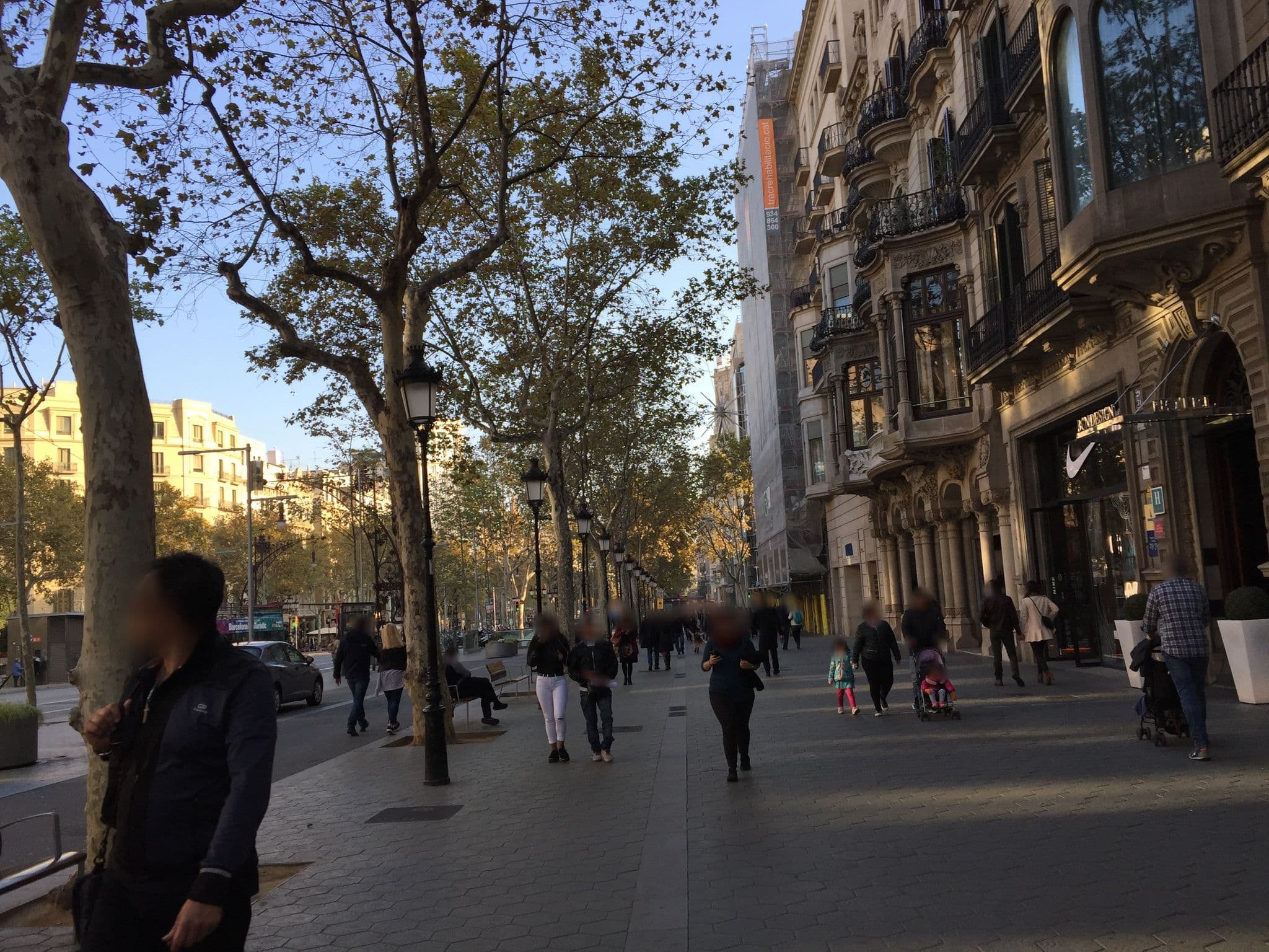 Street view near Sonder Paseo de Gracia, Eixample — © richlv (CC BY-SA · Mapillary)
