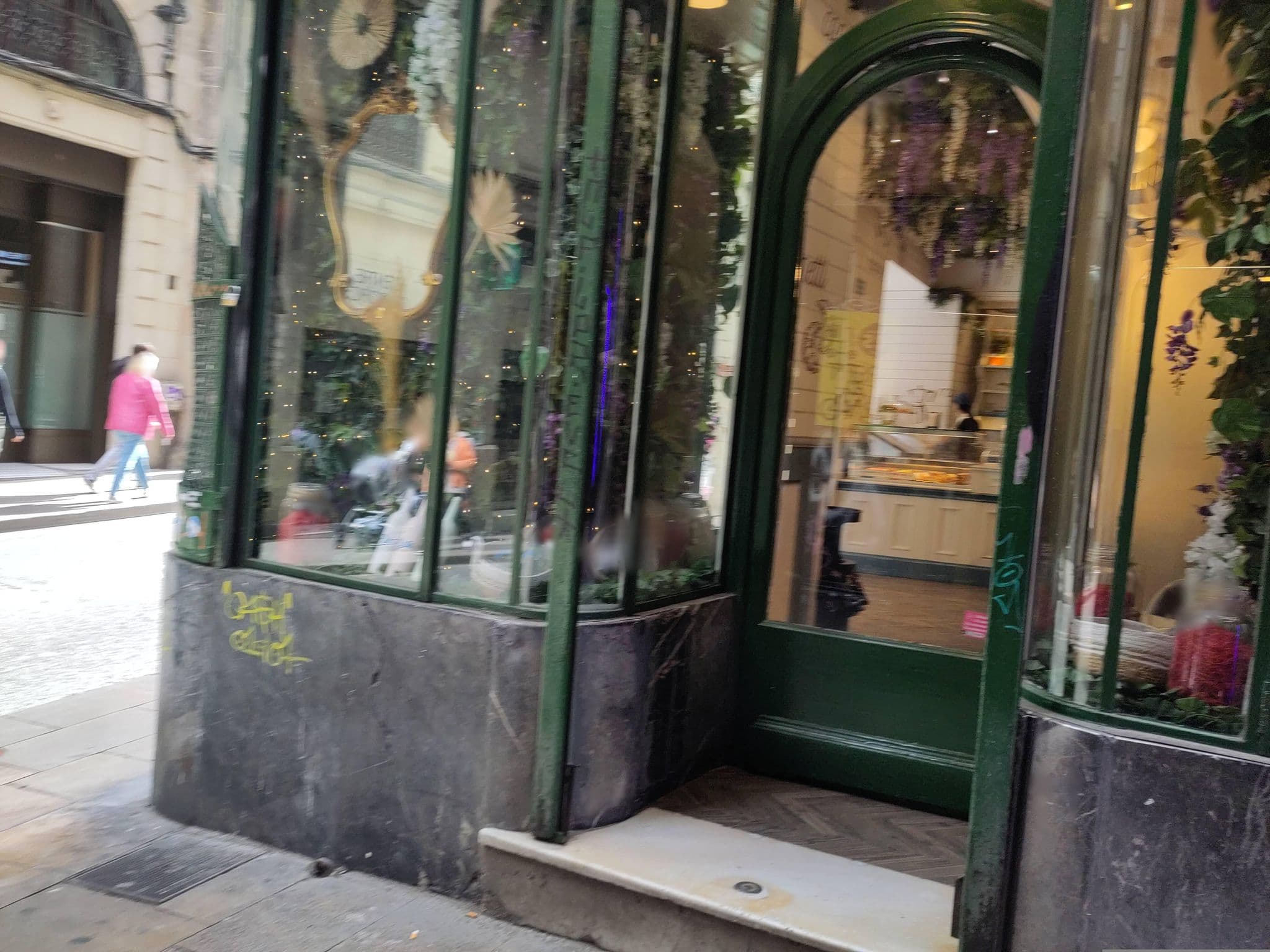Street view near Hotel Gòtic, Barri Gòtic — © marcuscalabresus (CC BY-SA · Mapillary)