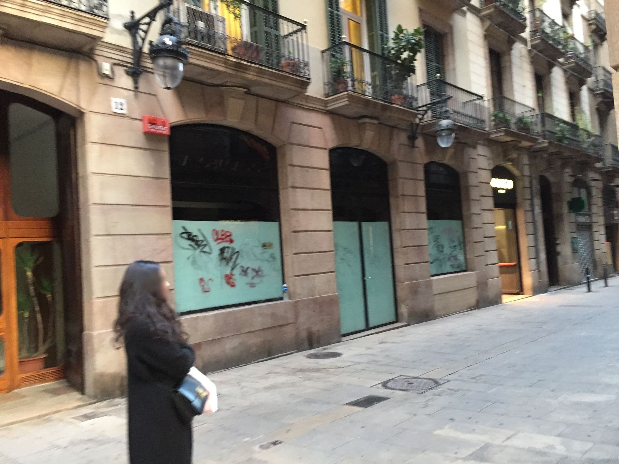 Street view near Hotel Barcelona Centro, Barri Gòtic — © richlv (CC BY-SA · Mapillary)