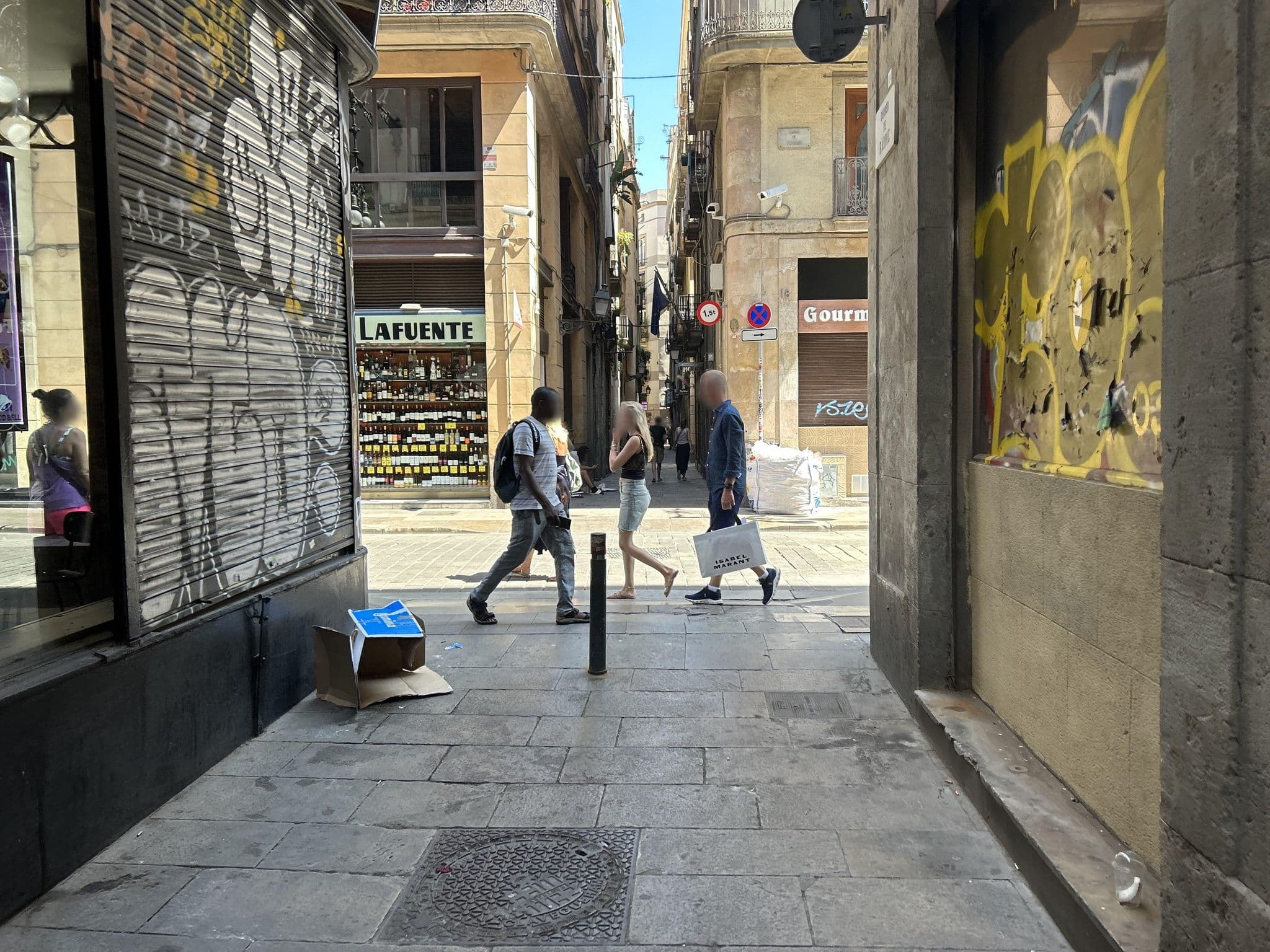 Street view near Hotel California Barcelona 3 estrellas, Ciutat Vella — © TristanM17 (CC BY-SA · Mapillary)