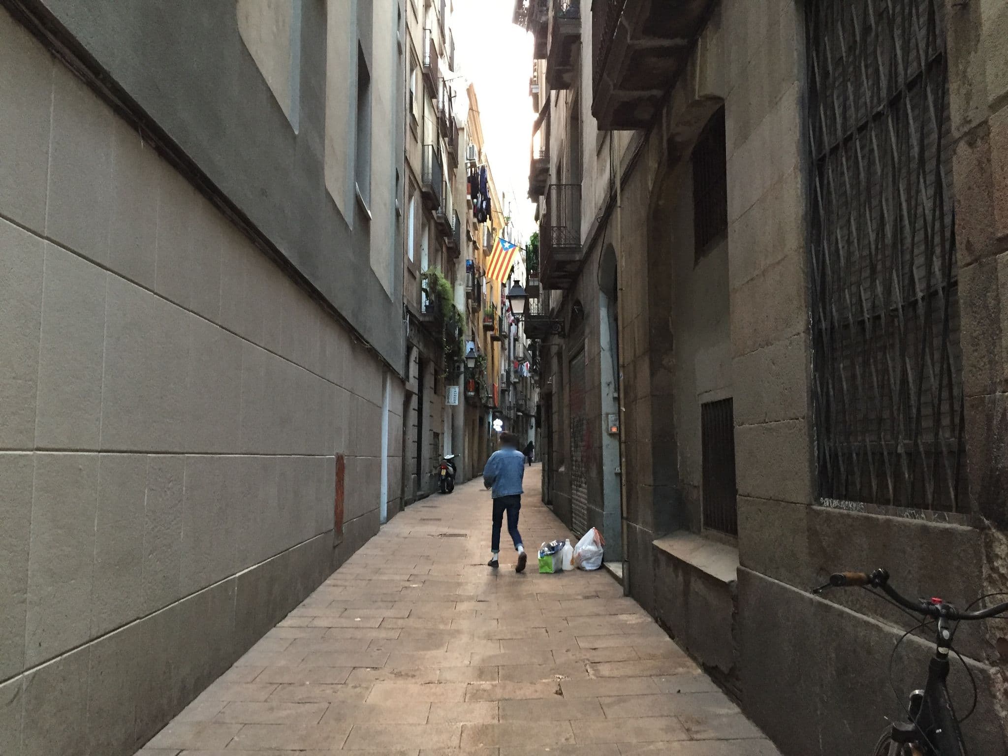Street view near BYPILLOW Twenty, Ciutat Vella — © richlv (CC BY-SA · Mapillary)