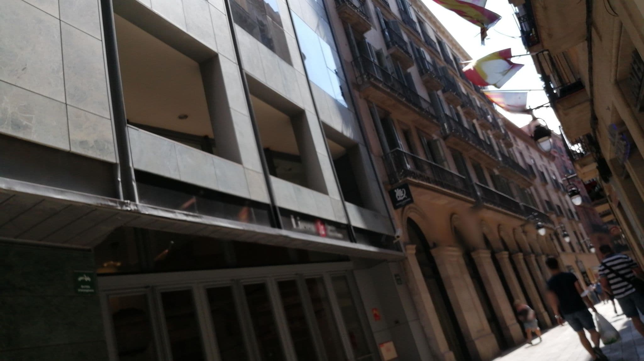 Street view near Hotel España Ocean Drive, Ciutat Vella — © alememex (CC BY-SA · Mapillary)