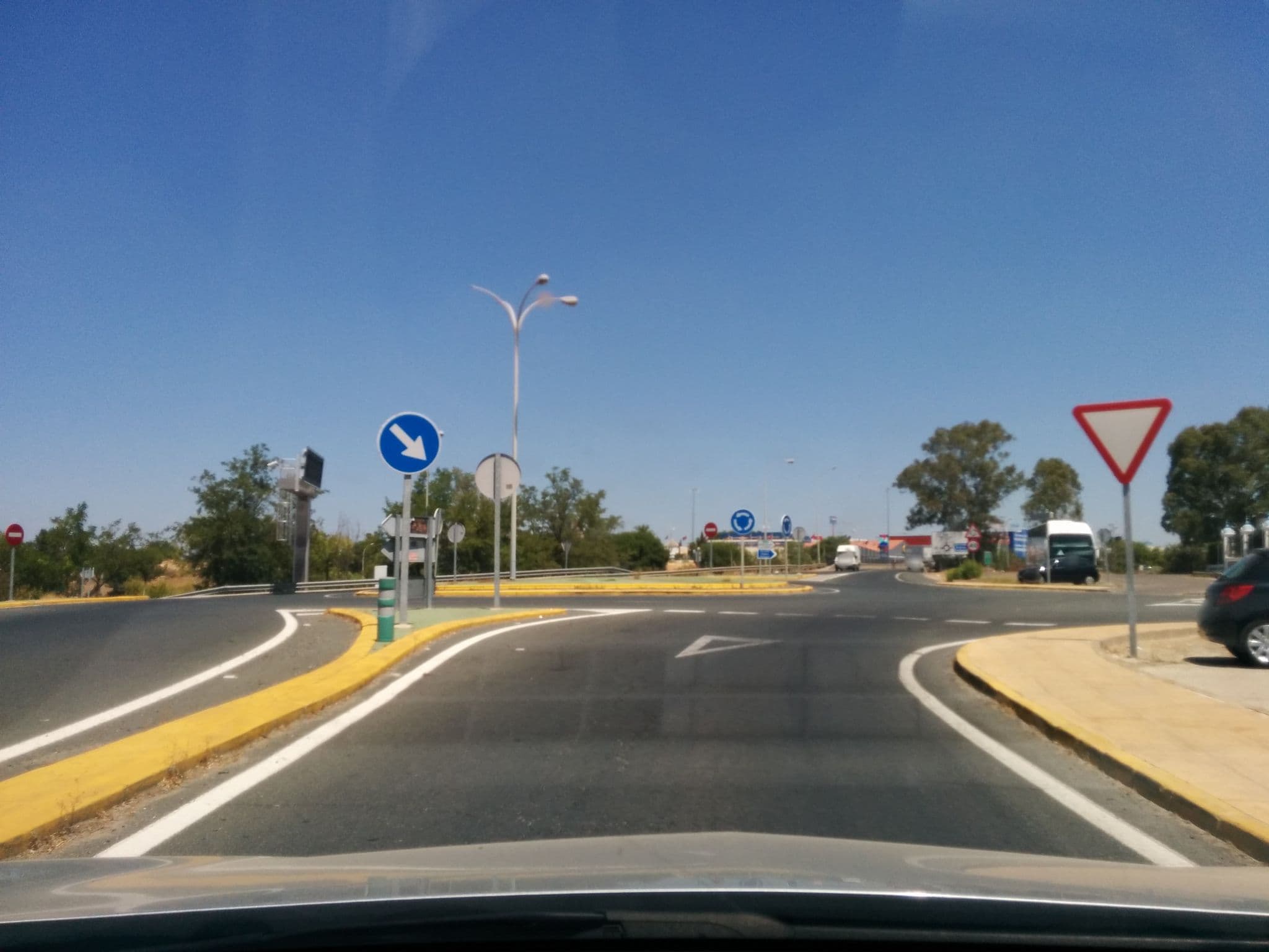 Street view near Hotel Andalusi Park, Benacazón — © juanluisrp (CC BY-SA · Mapillary)
