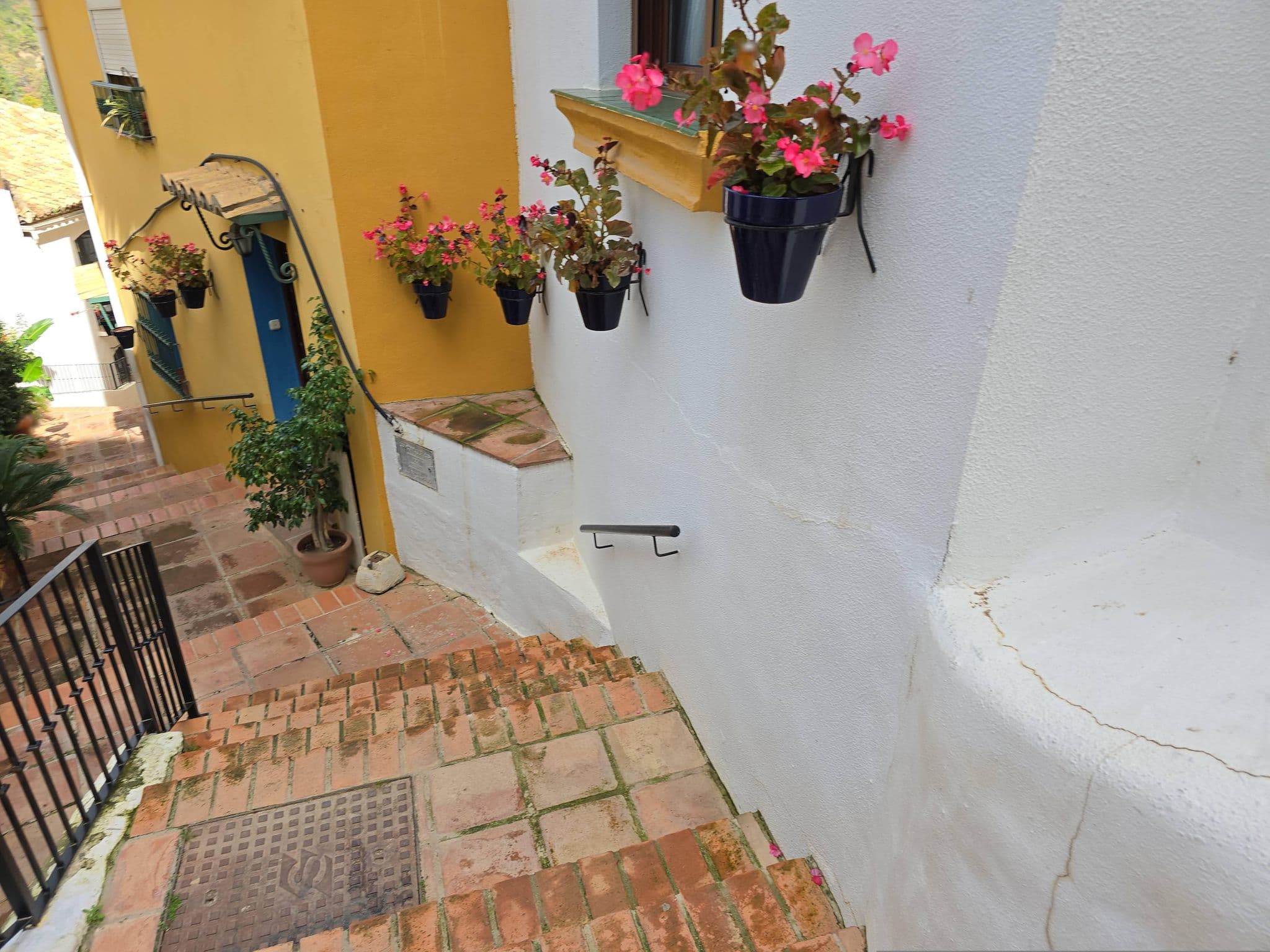 Street view near holiday rentals los arqueros, Benahavís — © filipc (CC BY-SA · Mapillary)