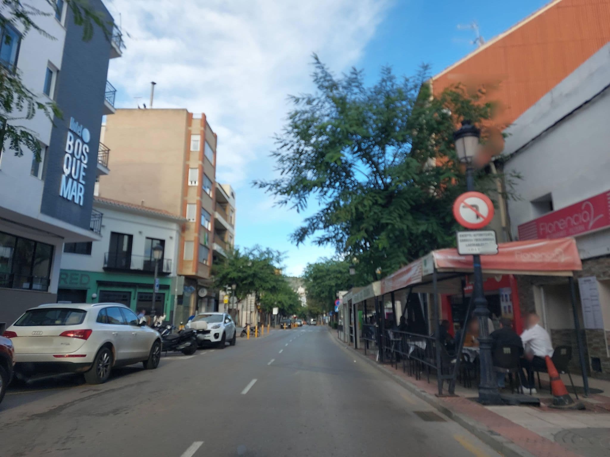 Street view near Hotel Bosquemar, Benicàssim — © 5rmft (CC BY-SA · Mapillary)