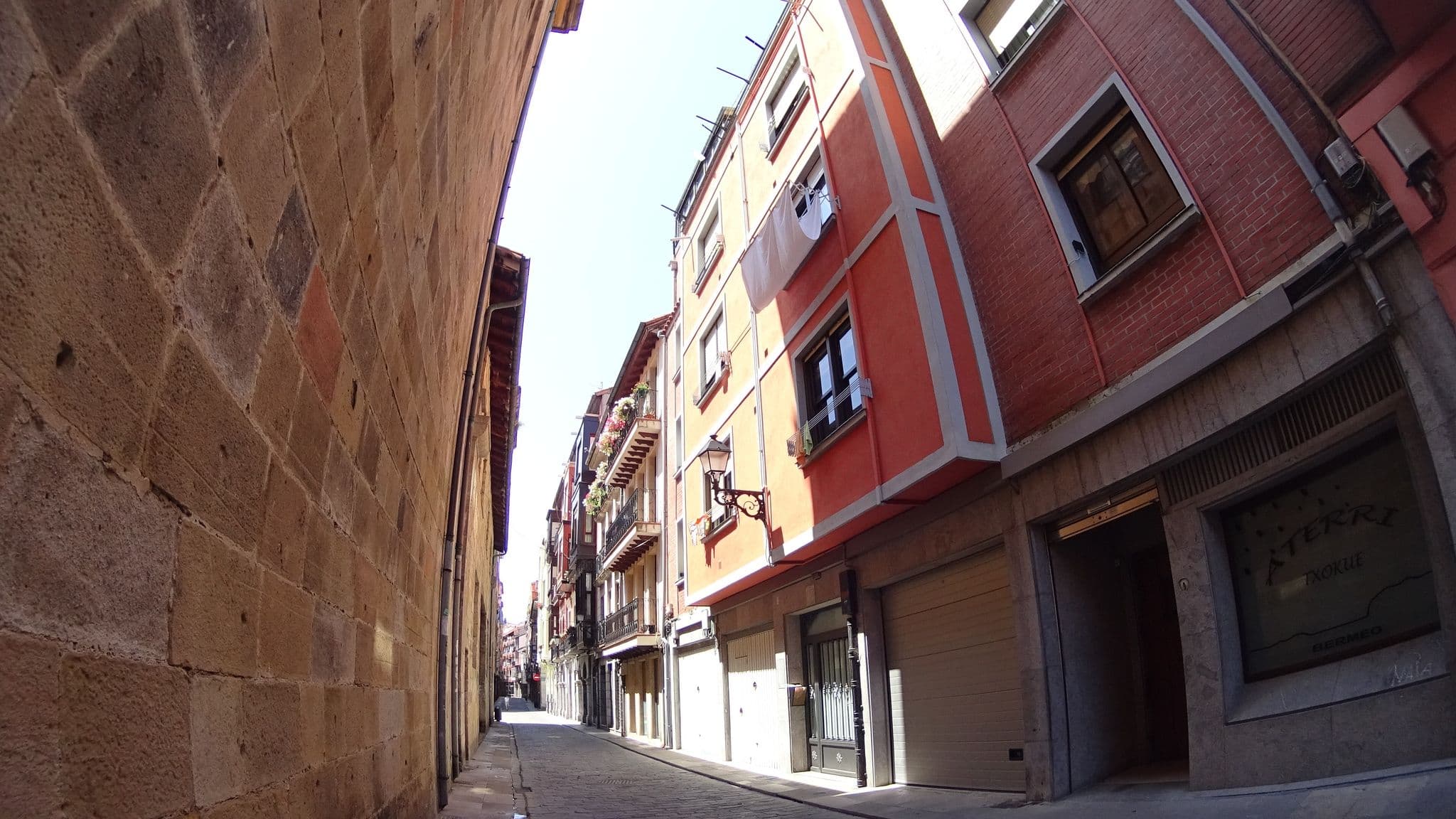 Street view near Be10 Suites, Bermeo — © robertogeb (CC BY-SA · Mapillary)