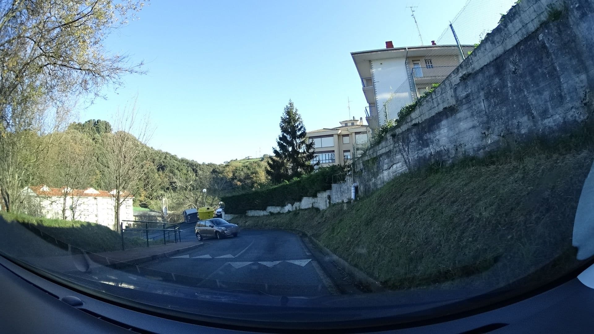 Street view near Hotel Bermeo, Bermeo — © sashazykov (CC BY-SA · Mapillary)