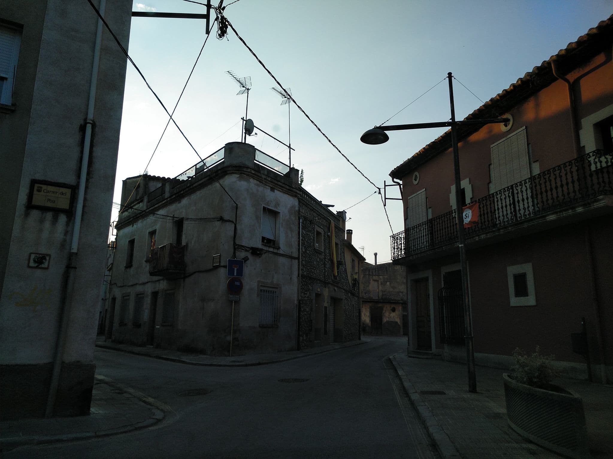 Street view near Hotel can bo de pau, Salt — © xevi (CC BY-SA · Mapillary)