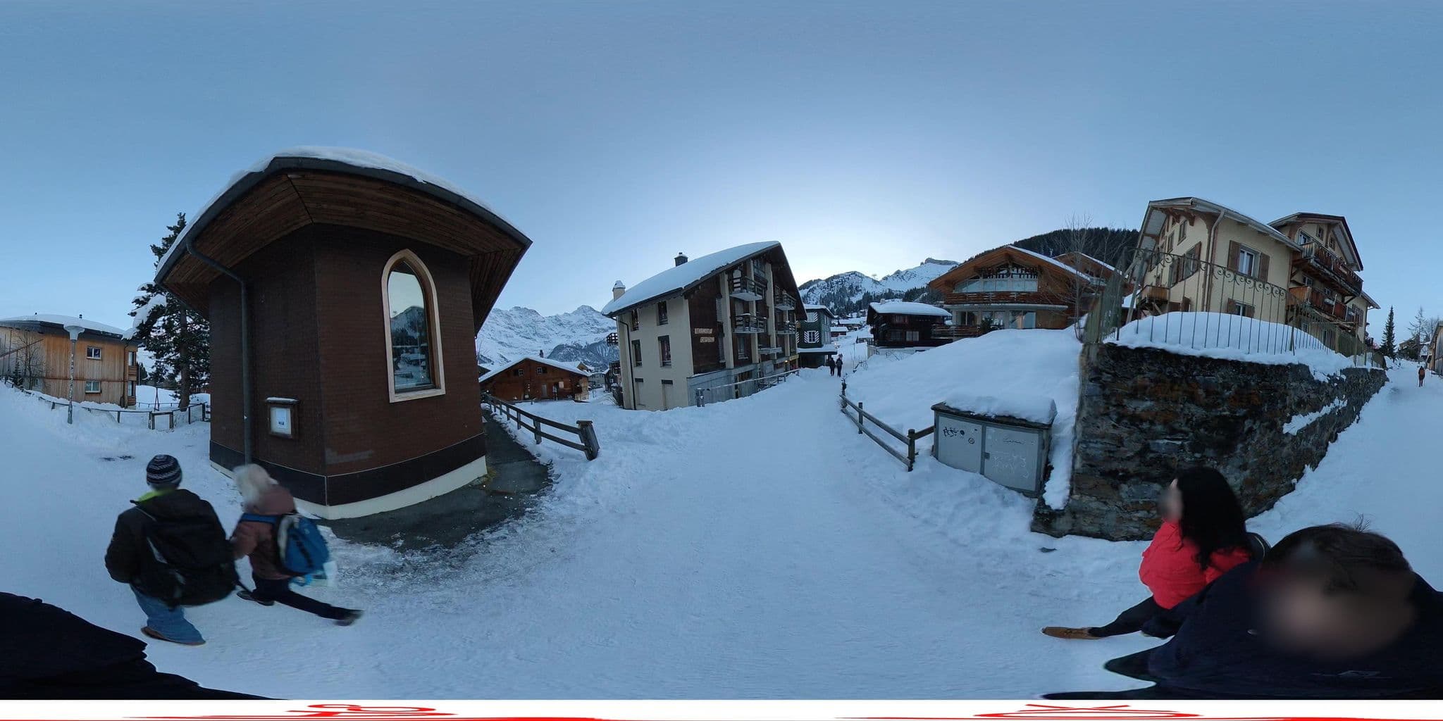Street view near Drei Berge Hotel, Lauterbrunnen — © fcignat (CC BY-SA · Mapillary)