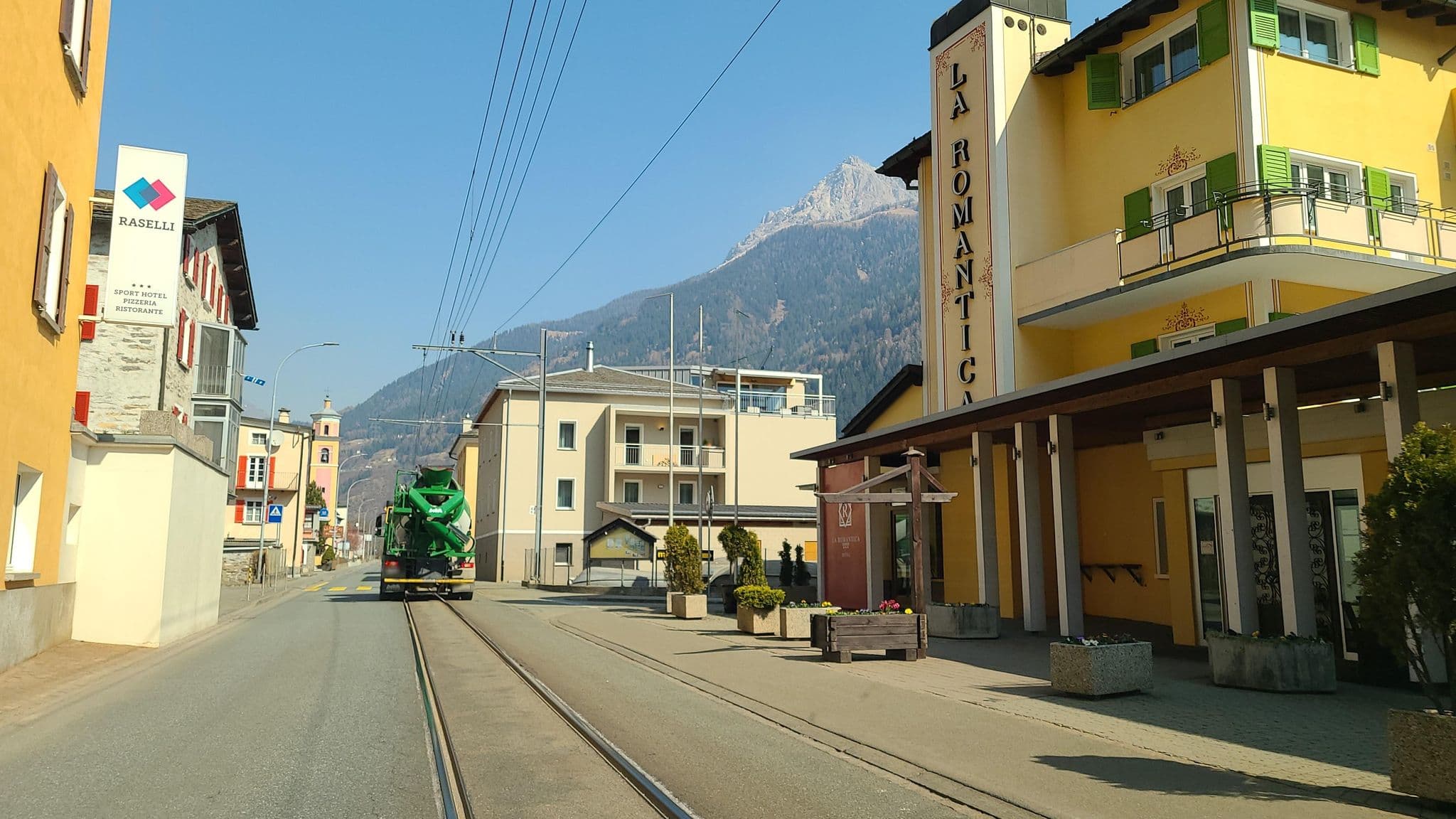 Street view near La Romantica, Poschiavo — © chrisbeddow (CC BY-SA · Mapillary)