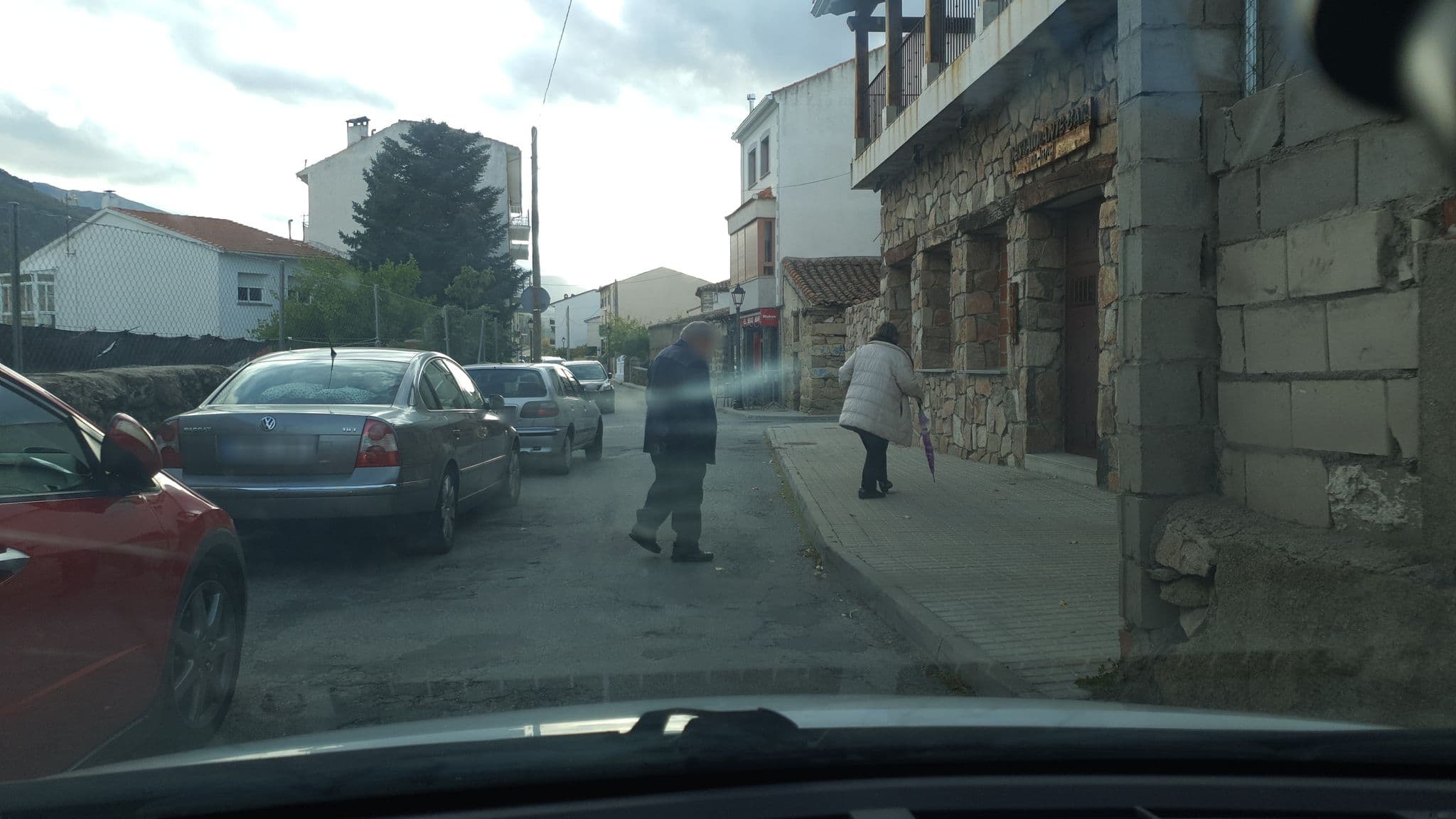 Street view near Hotel Alma Rosa, Navaluenga — © nyk0la3 (CC BY-SA · Mapillary)
