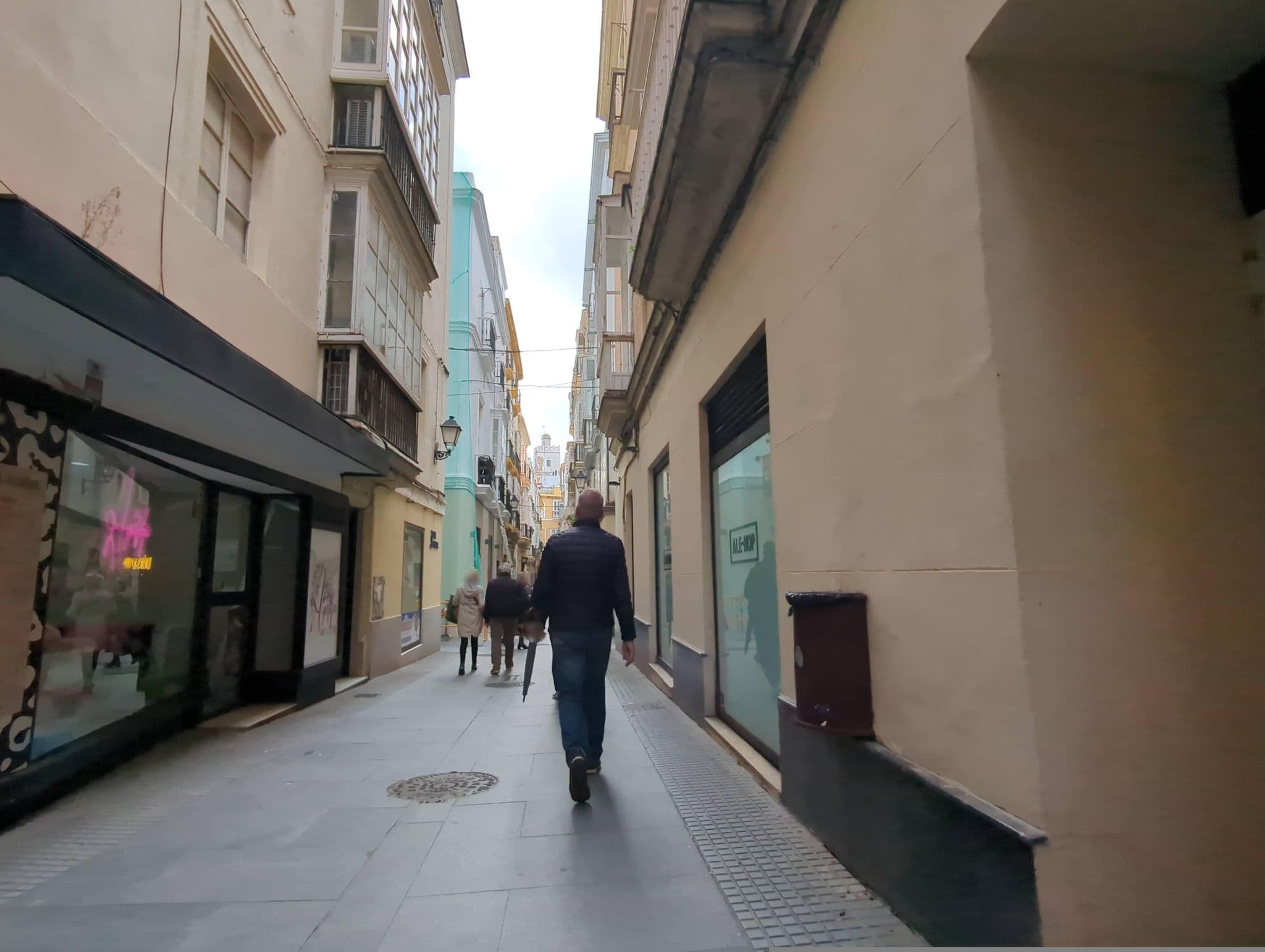 Street view near Hostales en Cádiz Capital | South Hostels Cádiz, Cadiz — © miguel_andrade (CC BY-SA · Mapillary)
