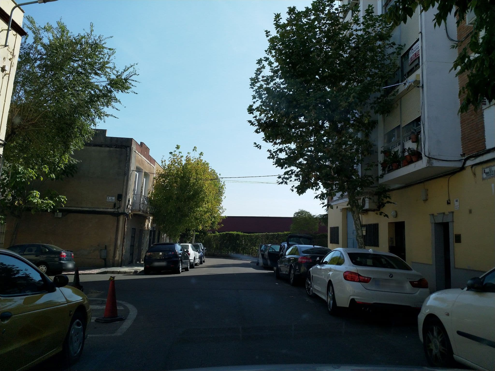 Street view near Hostal Emperador Augusto, Mérida — © laye (CC BY-SA · Mapillary)