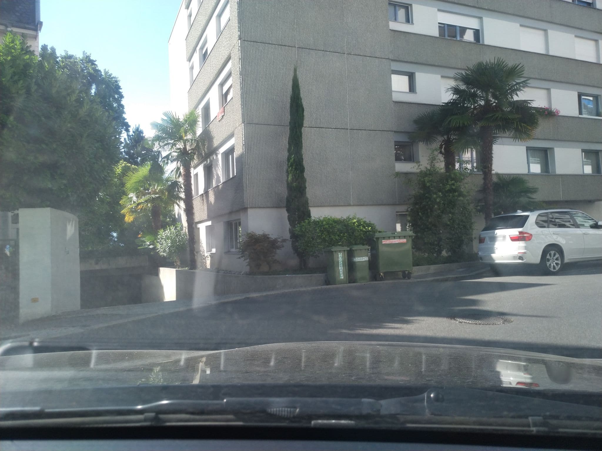 Street view near Bon-Port, Montreux — © pablopita (CC BY-SA · Mapillary)