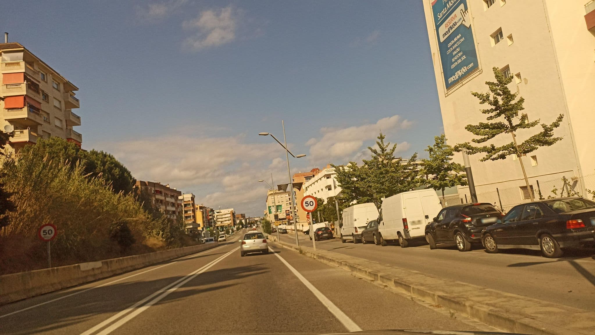 Street view near MedPlaya Hotel Santa Mónica, Calella — © toniserra (CC BY-SA · Mapillary)