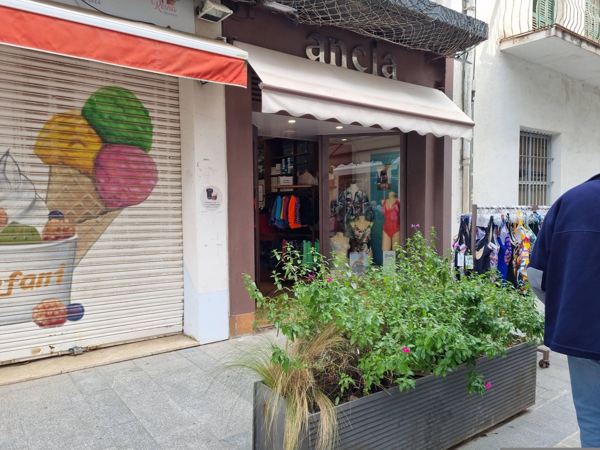 Street view near Hostal Can Joanet, Cambrils — © Franciscovalera (CC BY-SA · Mapillary)