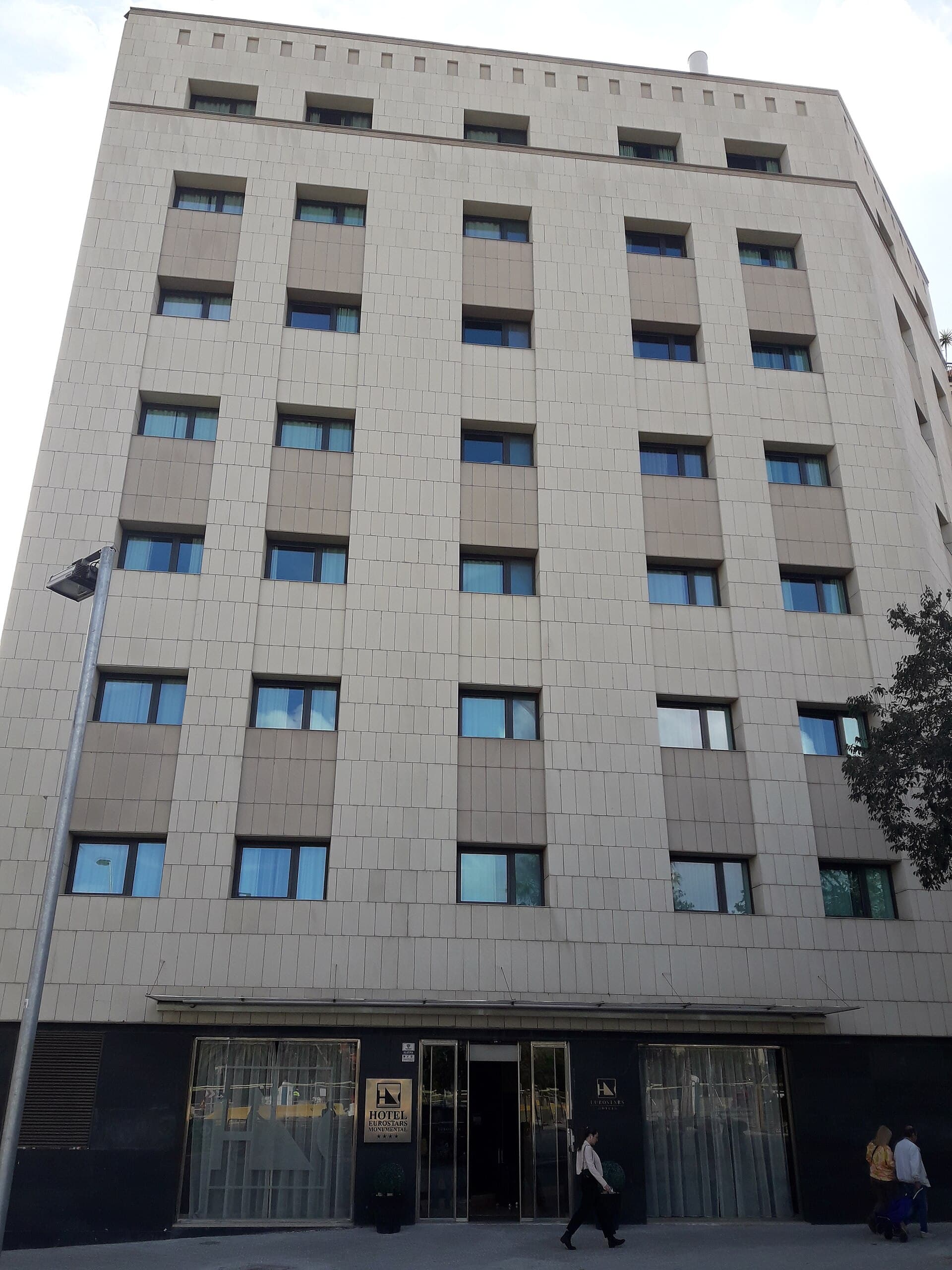 Hotel Eurostars Monumental (via Wikimedia Commons, CC BY-SA 3.0)