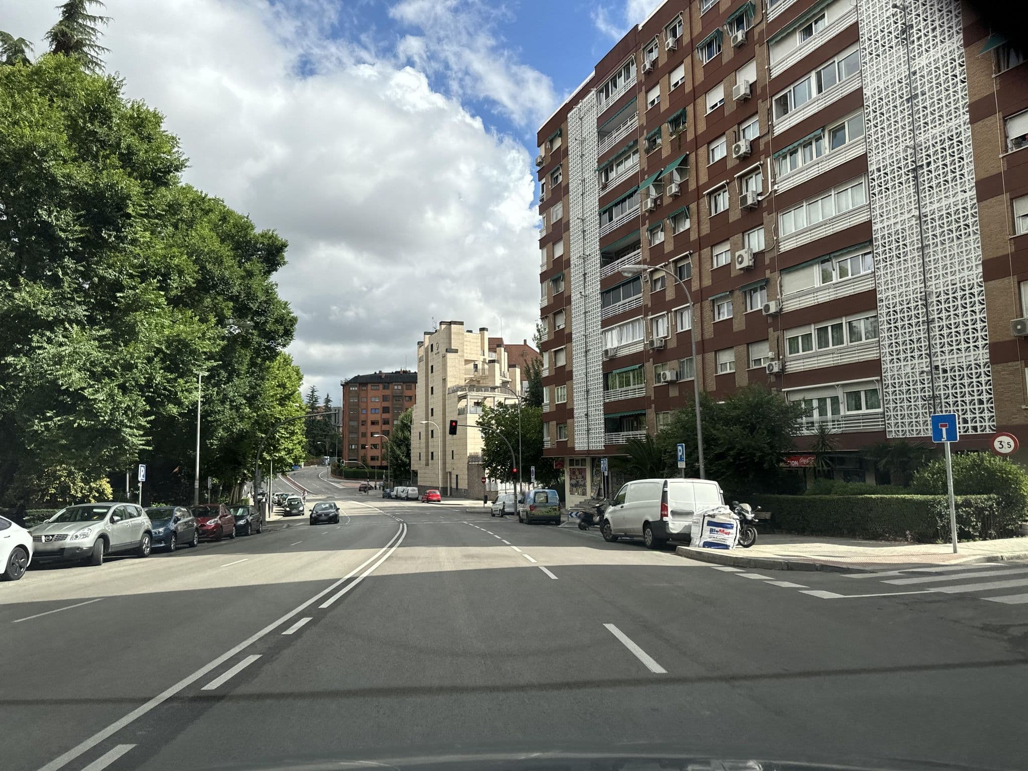 Street view near Rooms Luxury Madrid Habitaciones Por Horas, Colina — © EditorMarinero (CC BY-SA · Mapillary)