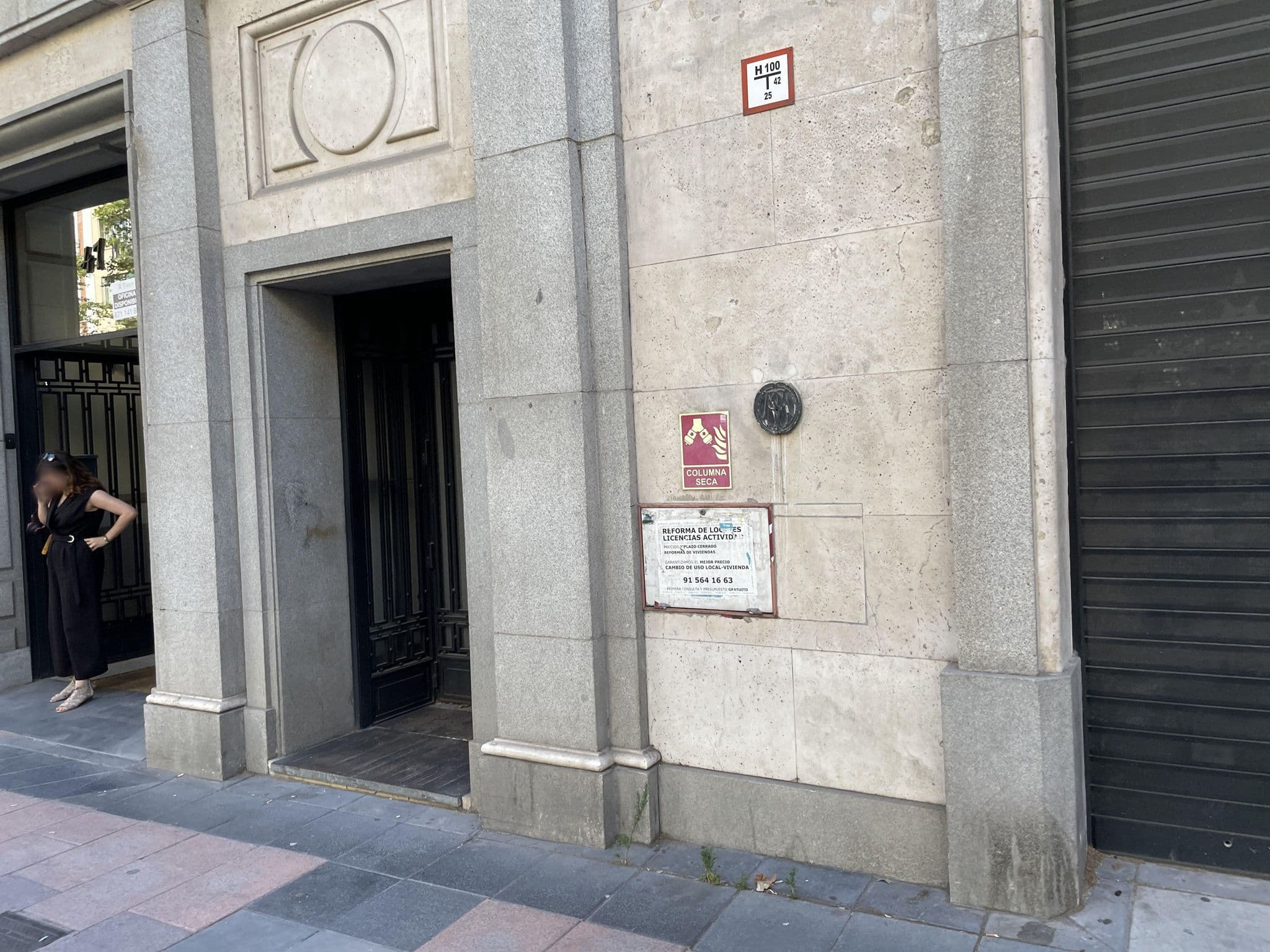 Street view near BYPILLOW Velázquez 45 | Hostal en Madrid, Recoletos — © seraq (CC BY-SA · Mapillary)