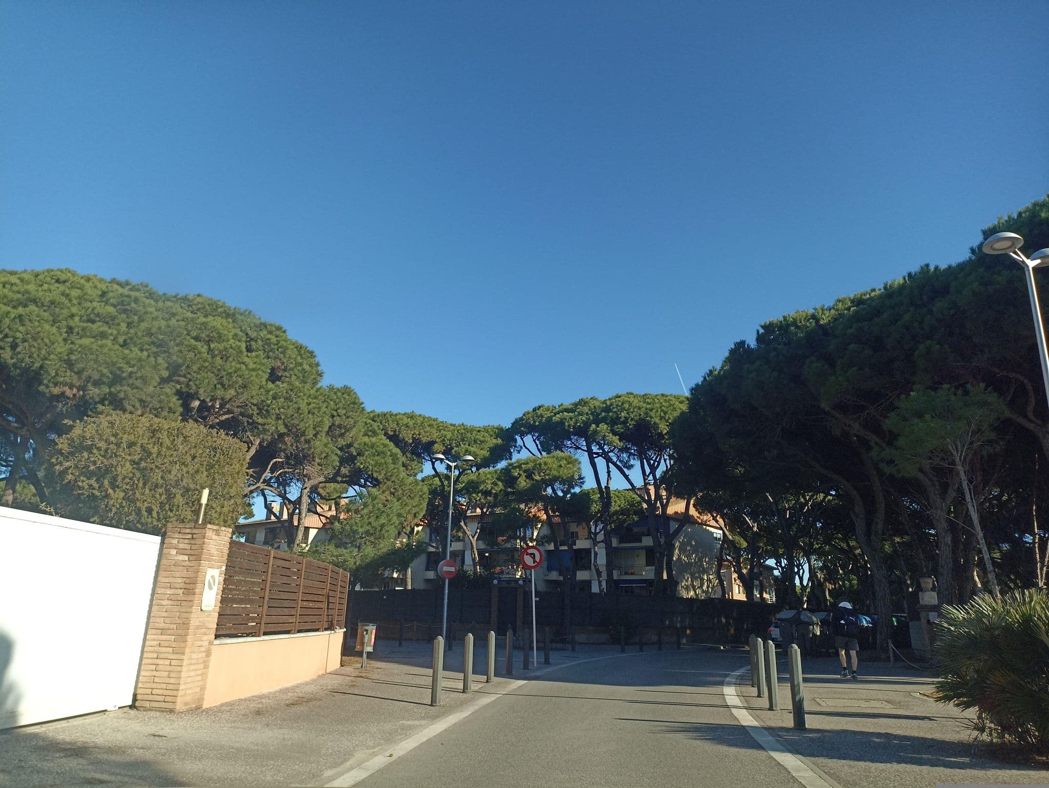 Street view near Hotel Tropical Gavà Mar, Gavà — © toniserra (CC BY-SA · Mapillary)