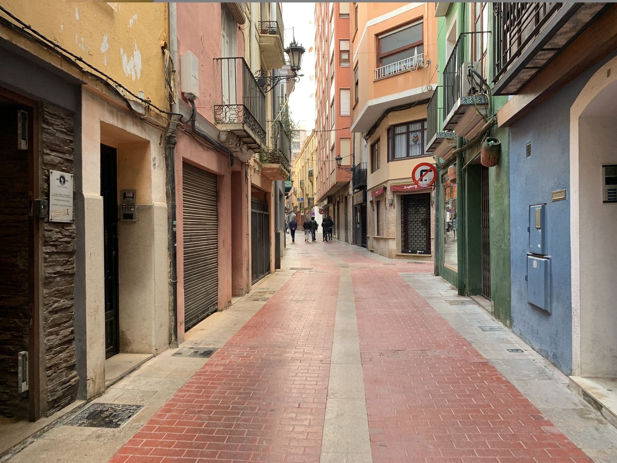Street view near Residencial Art Brut, Castelló de la Plana — © violetasdev (CC BY-SA · Mapillary)