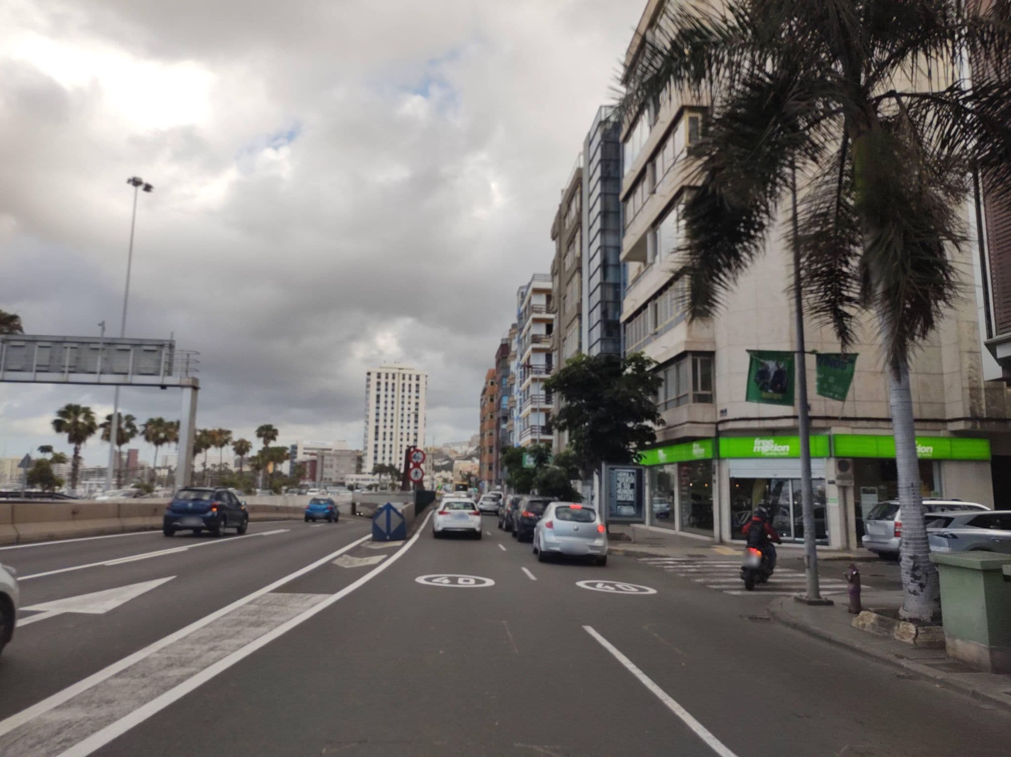 Street view near Hotel Silken Saaj Las Palmas, Centro