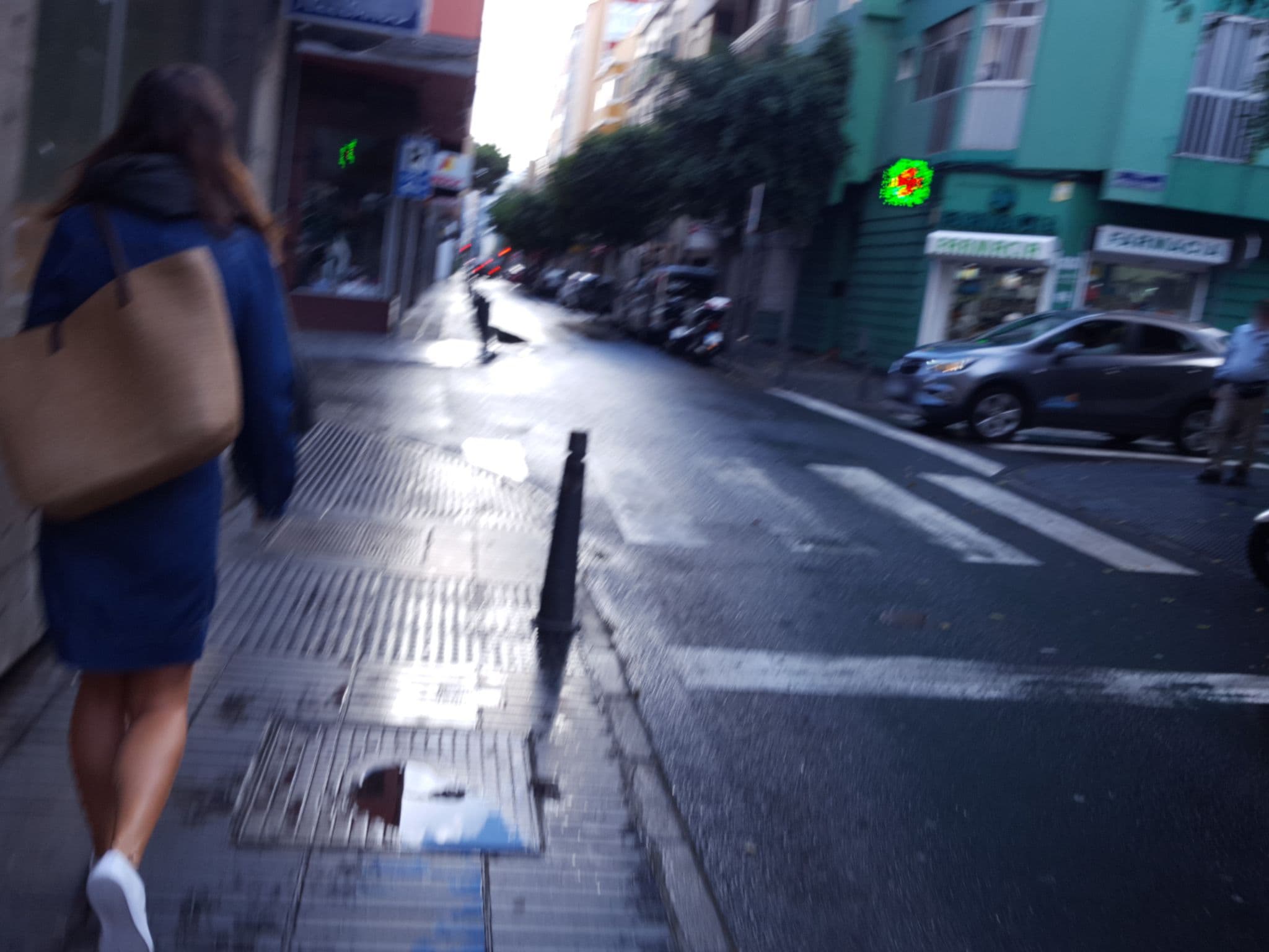Street view near Hotel MG Poniente, Centro
