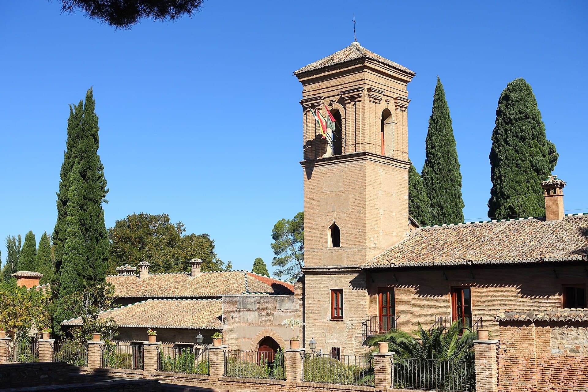 Parador de Granada (via Wikimedia Commons, CC0)