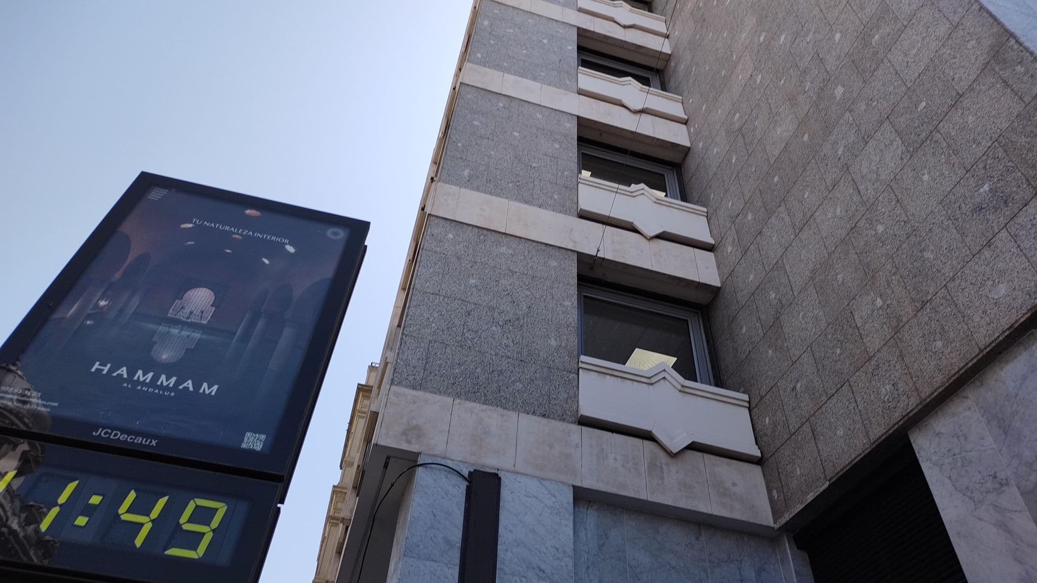Street view near Hotel Colón Centro, Granada — © rsandu (CC BY-SA · Mapillary)