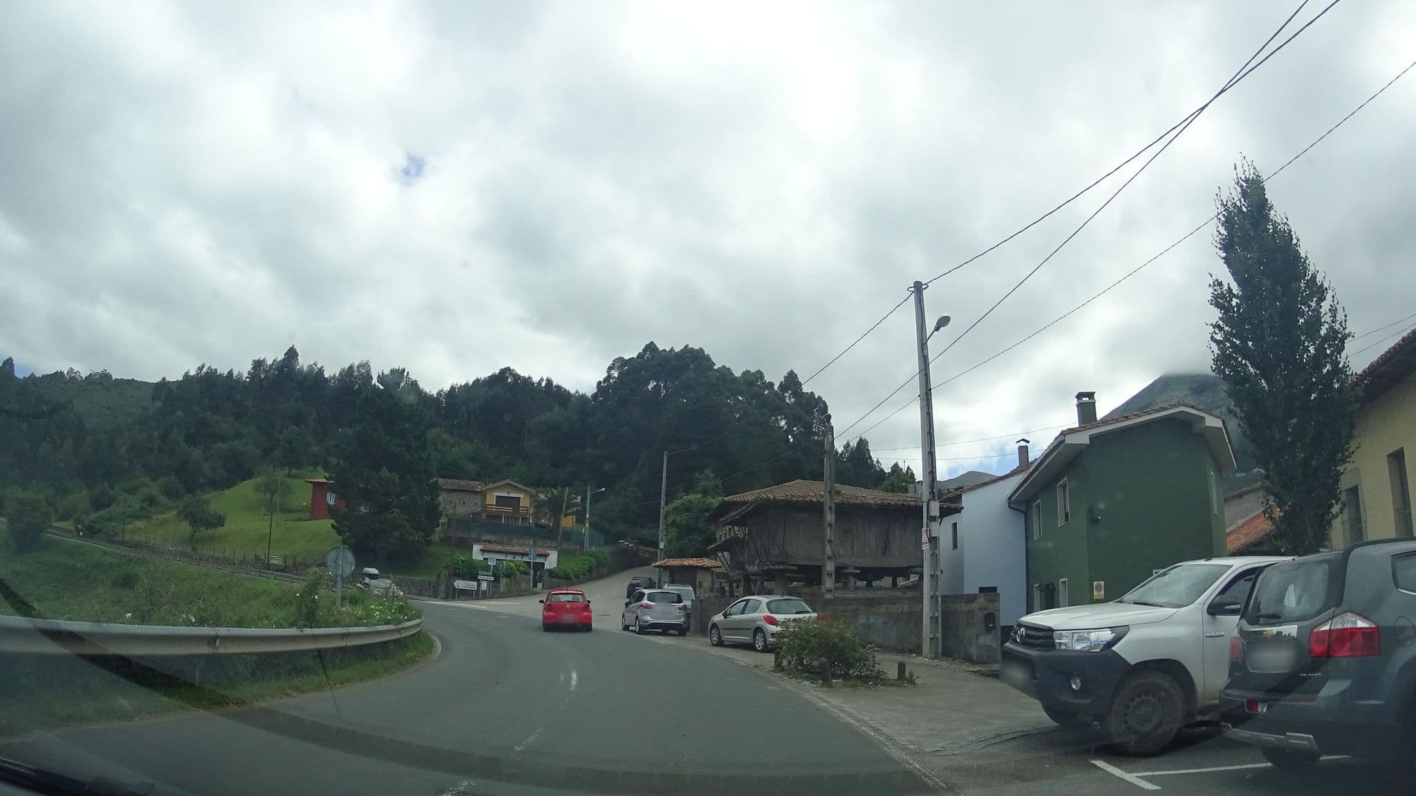 Street view near Hotel El Babú, Colunga — © robertogeb (CC BY-SA · Mapillary)