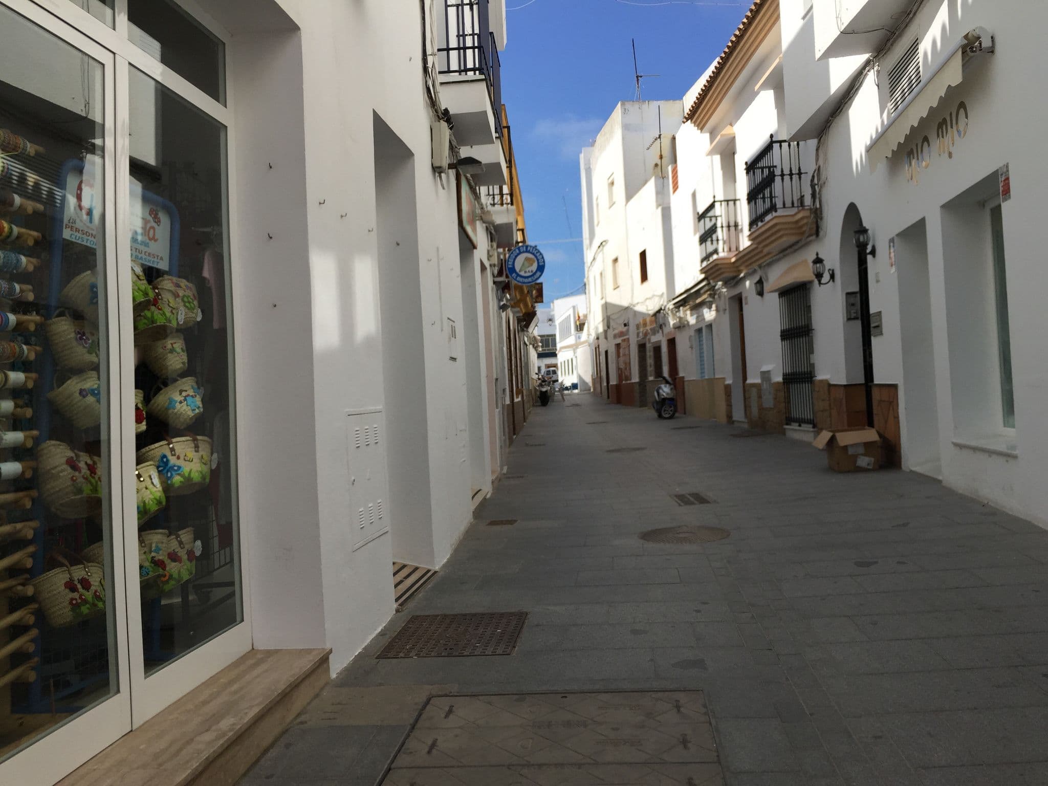 Street view near Alzocaire Hostal Boutique, Conil de la Frontera — © flidolin (CC BY-SA · Mapillary)