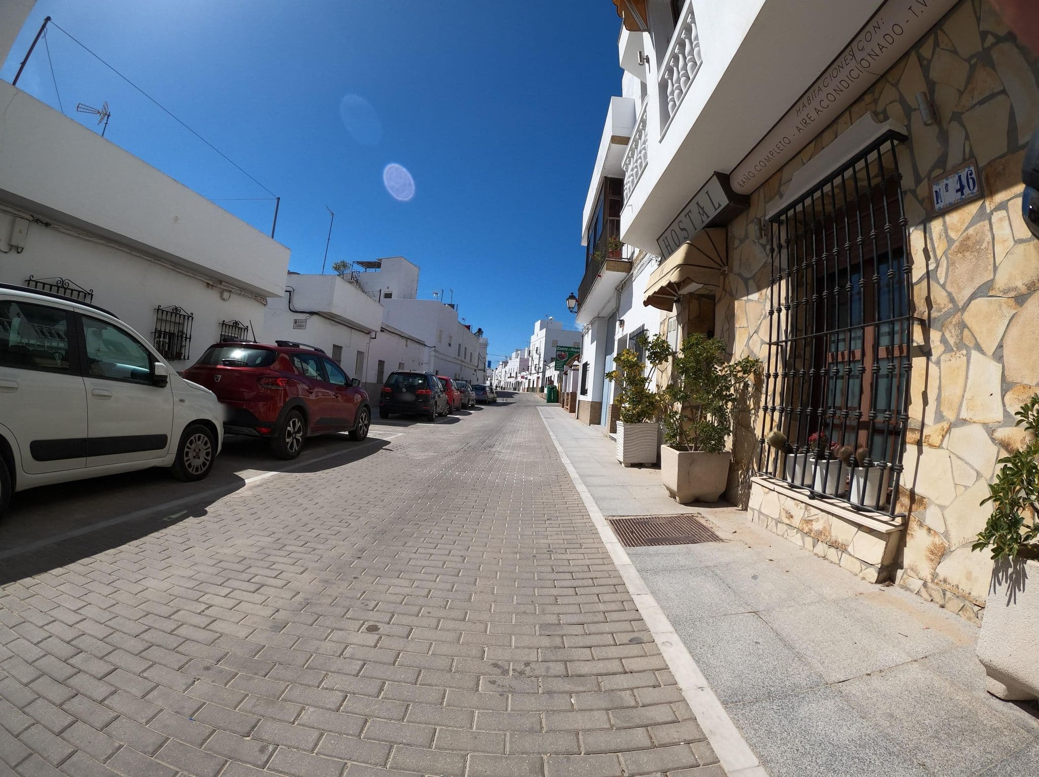 Street view near Hostal Costa de la Luz, Conil de la Frontera — © Langfahrer (CC BY-SA · Mapillary)