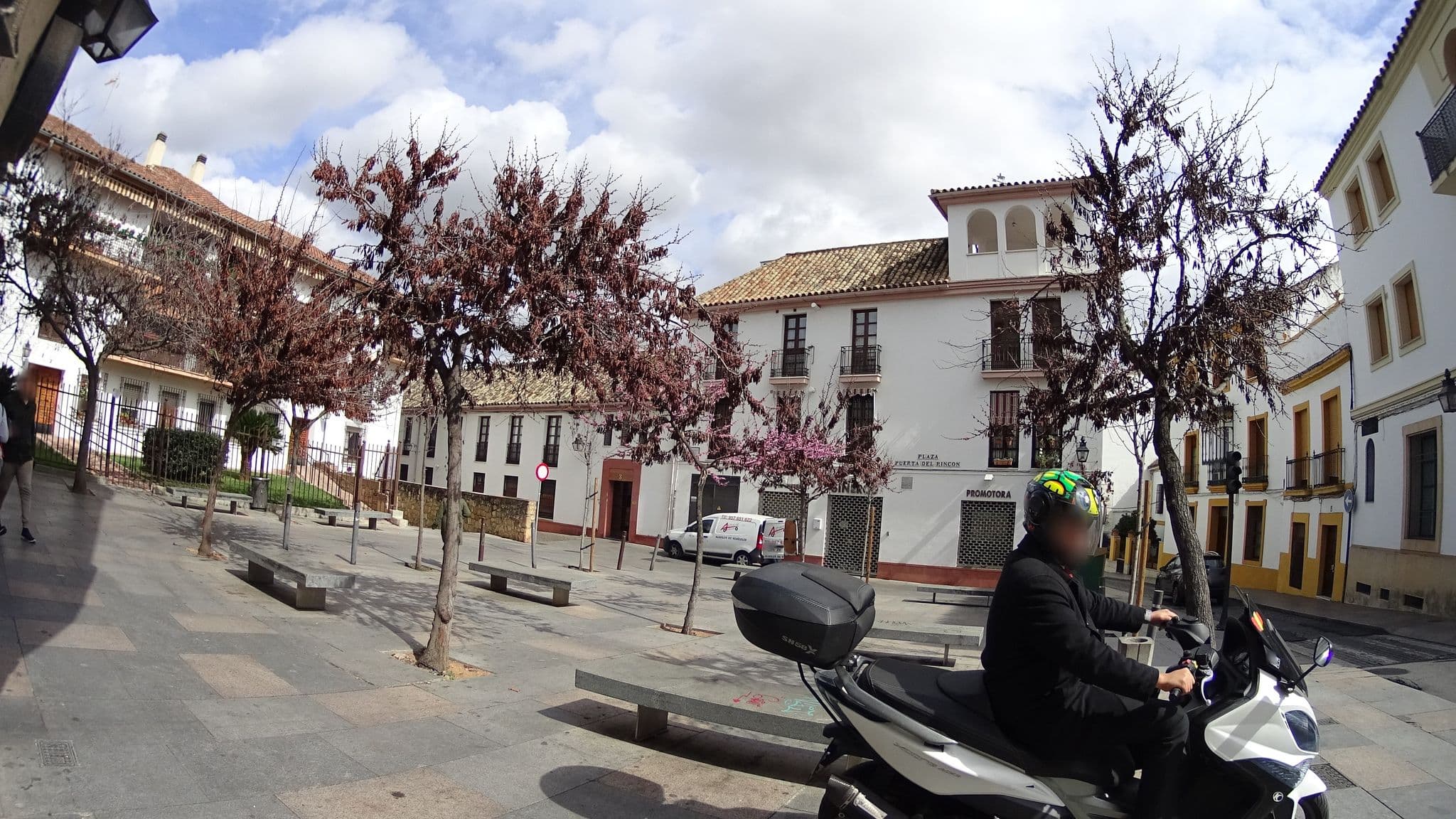 Street view near Hotel Boutique Puerta del Rincón, Córdoba — © robertogeb (CC BY-SA · Mapillary)