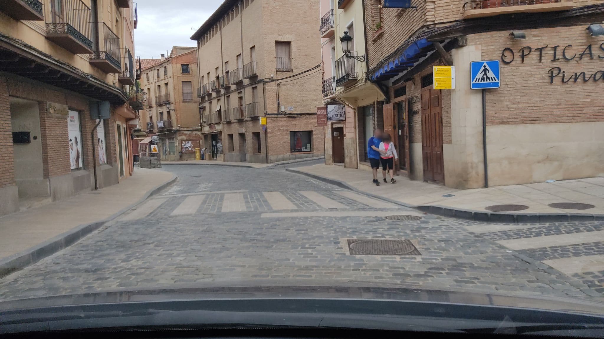 Street view near HOTEL-APARTAMENTOS MELIHAH, Daroca — © elpezbartolo (CC BY-SA · Mapillary)
