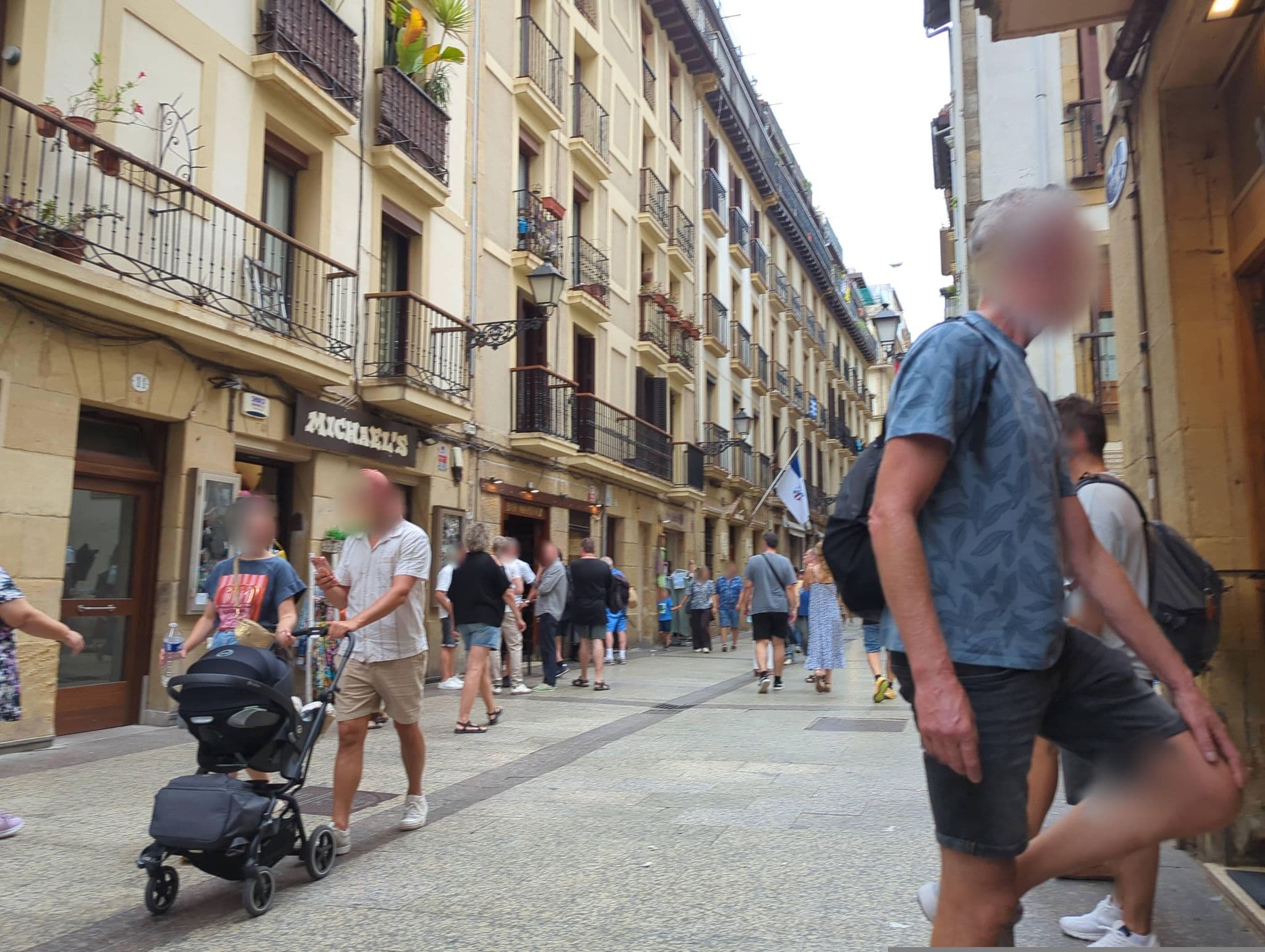 Street view near SanSebastianForYou, Donostia / San Sebastián — © miguel_andrade (CC BY-SA · Mapillary)