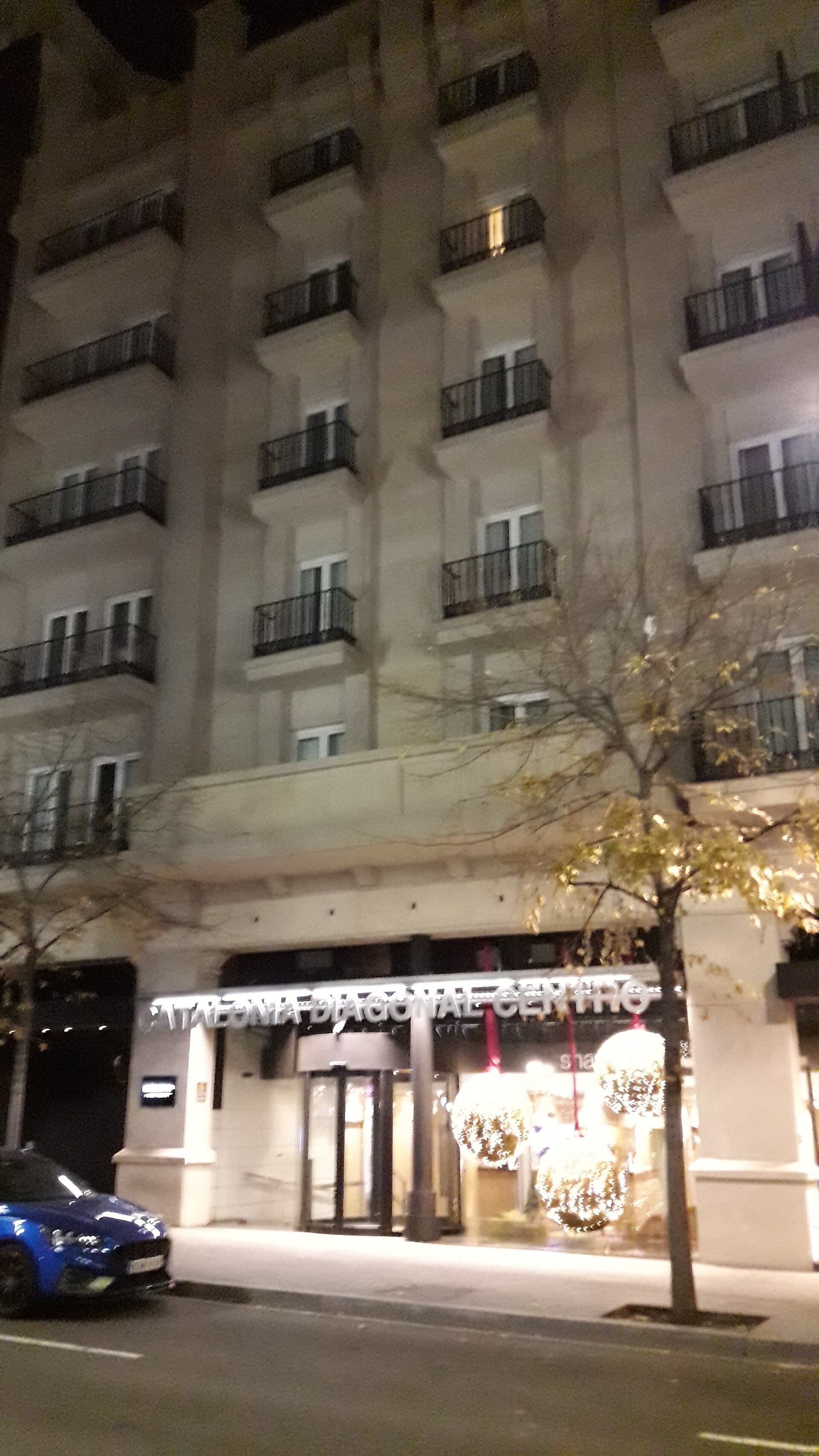 Hotel Catalonia Diagonal Centro (via Wikimedia Commons, CC BY-SA 3.0)