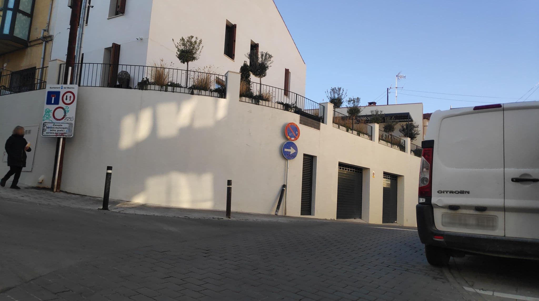 Street view near Terrassa de Mar Apartment, El Masnou — © nirari (CC BY-SA · Mapillary)