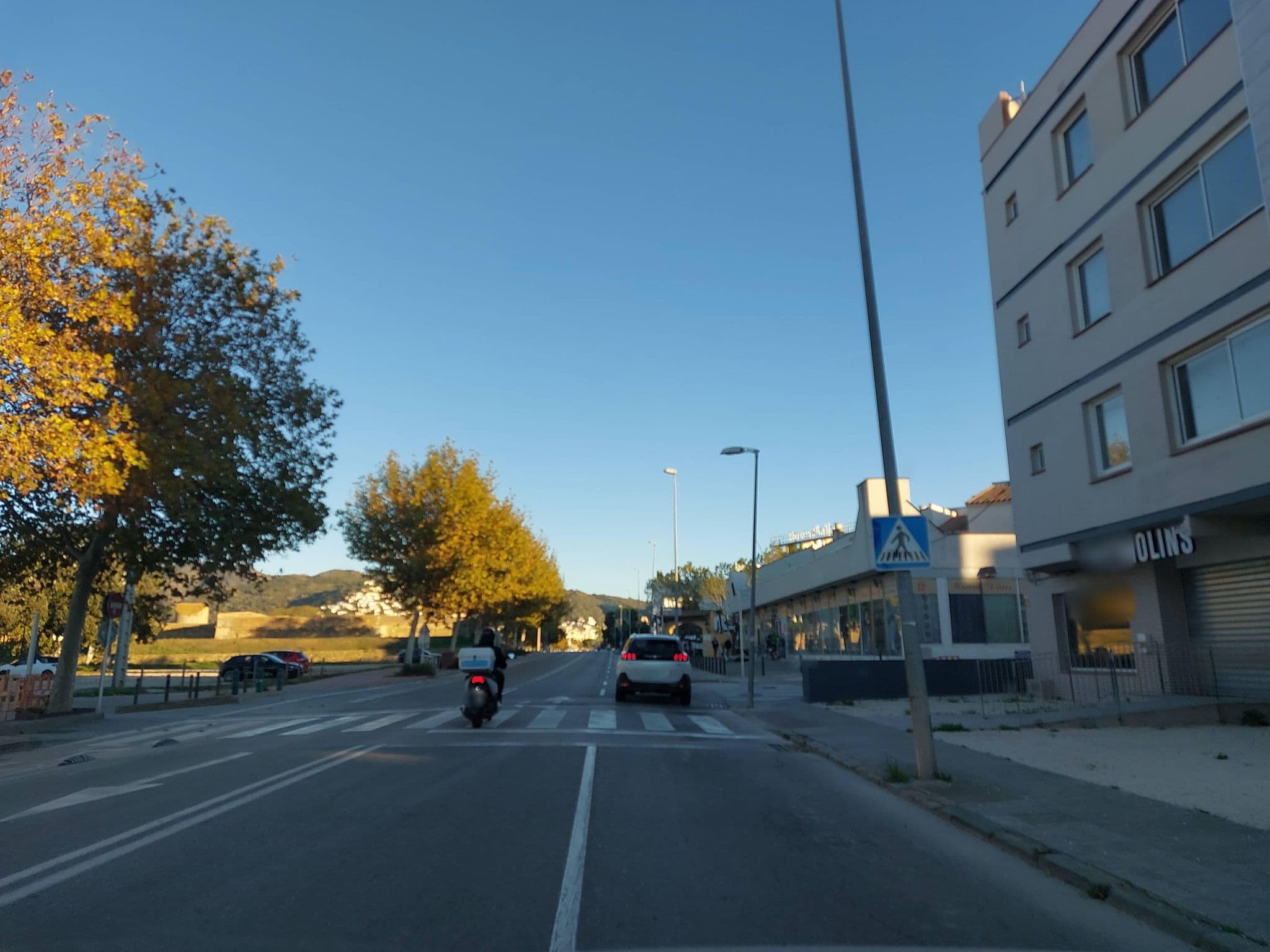 Street view near Apartamentos Estudis Els Molins, Roses — © 5rmft (CC BY-SA · Mapillary)