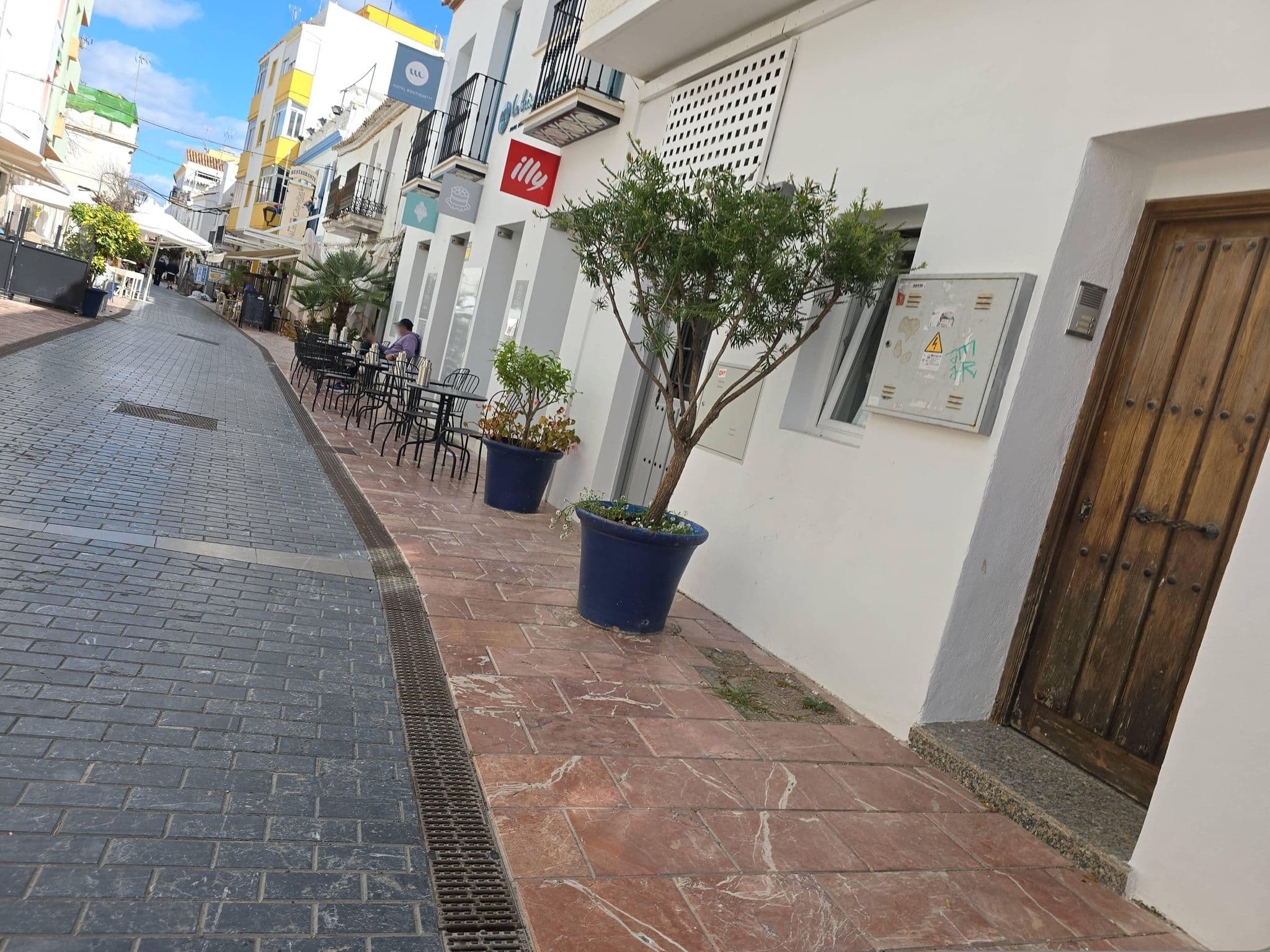 Street view near La Brisa del Mar, Estepona — © filipc (CC BY-SA · Mapillary)