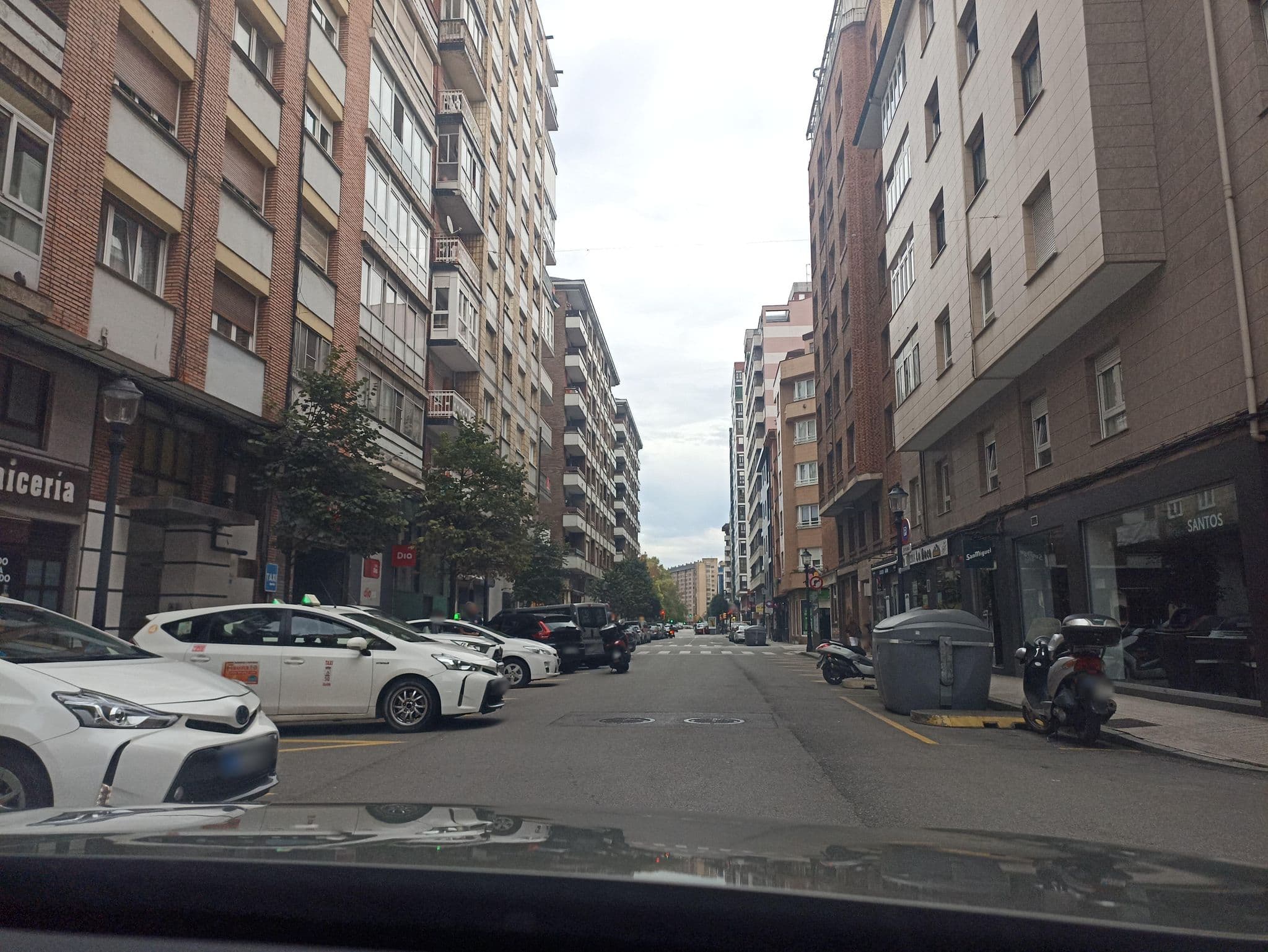 Street view near Hotel Arena Gijón - WEB OFICIAL, Gijón — © toniserra (CC BY-SA · Mapillary)