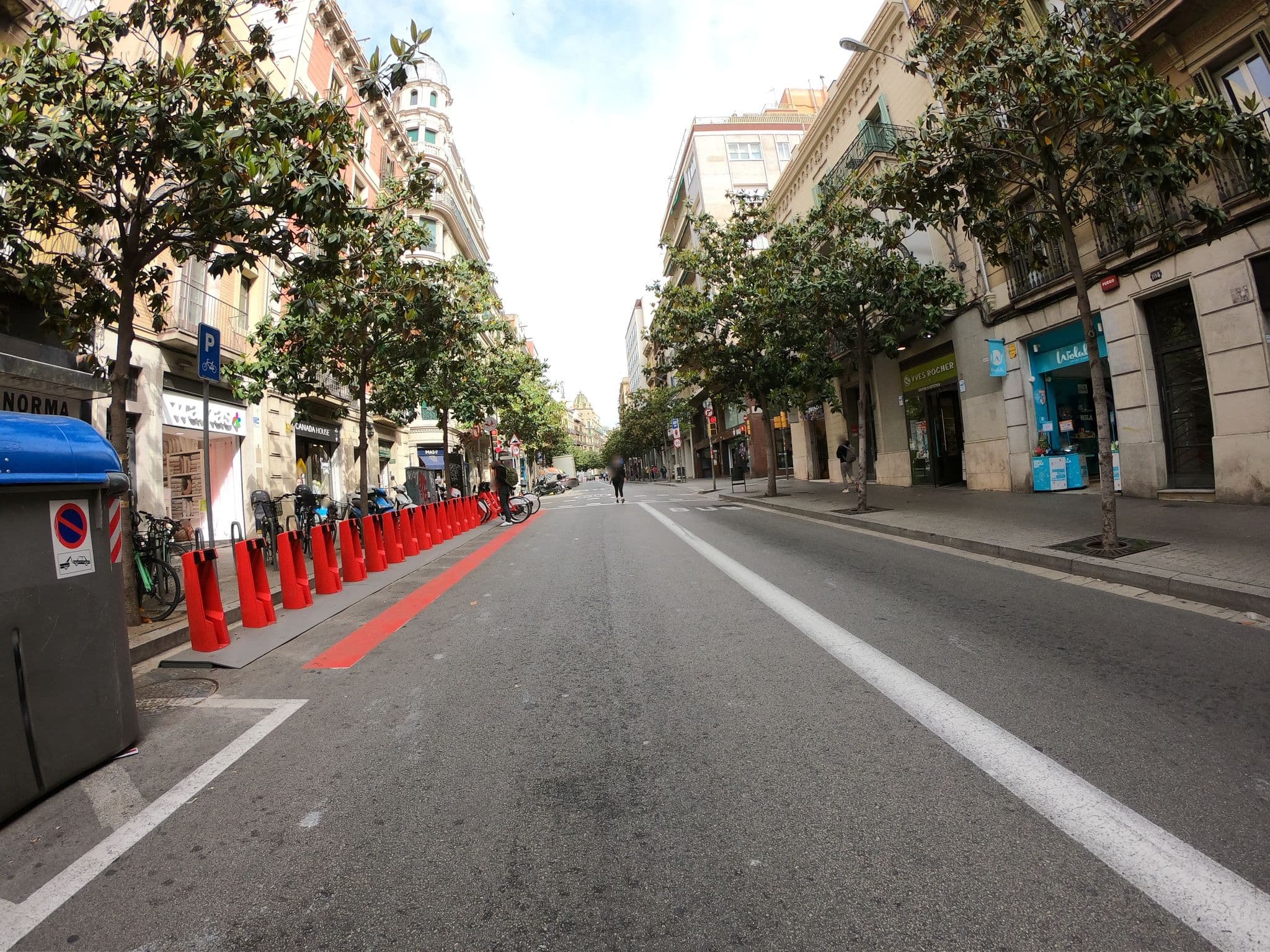 Street view near Pensió Norma, Gràcia — © rubencarbonero (CC BY-SA · Mapillary)