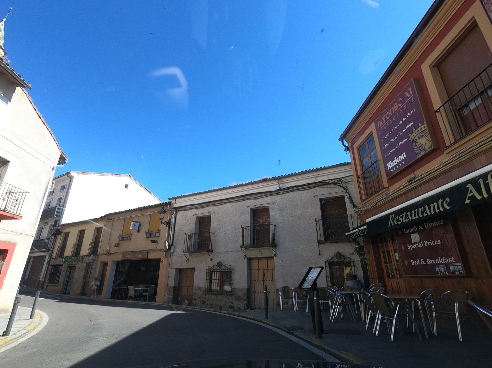 Street view near OYO Alfonso XI, Guadalupe — © adrigrillo (CC BY-SA · Mapillary)