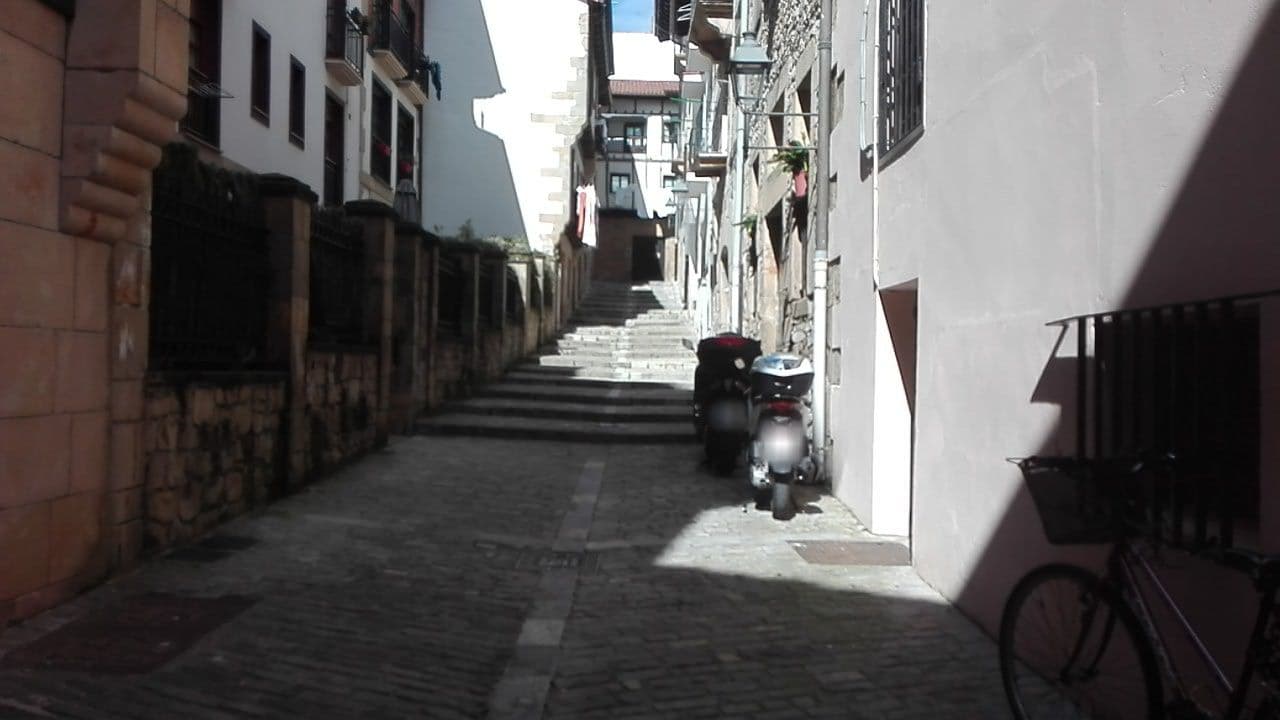 Street view near Palacio Pampinot, Hondarribia — © regisv (CC BY-SA · Mapillary)