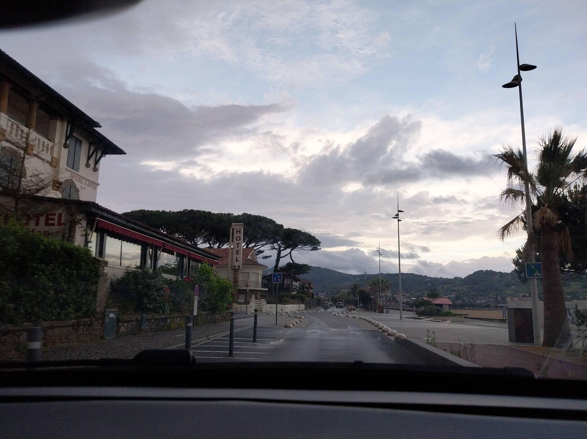 Street view near Hotel Lafon, Hondarribia — © floetcheto (CC BY-SA · Mapillary)