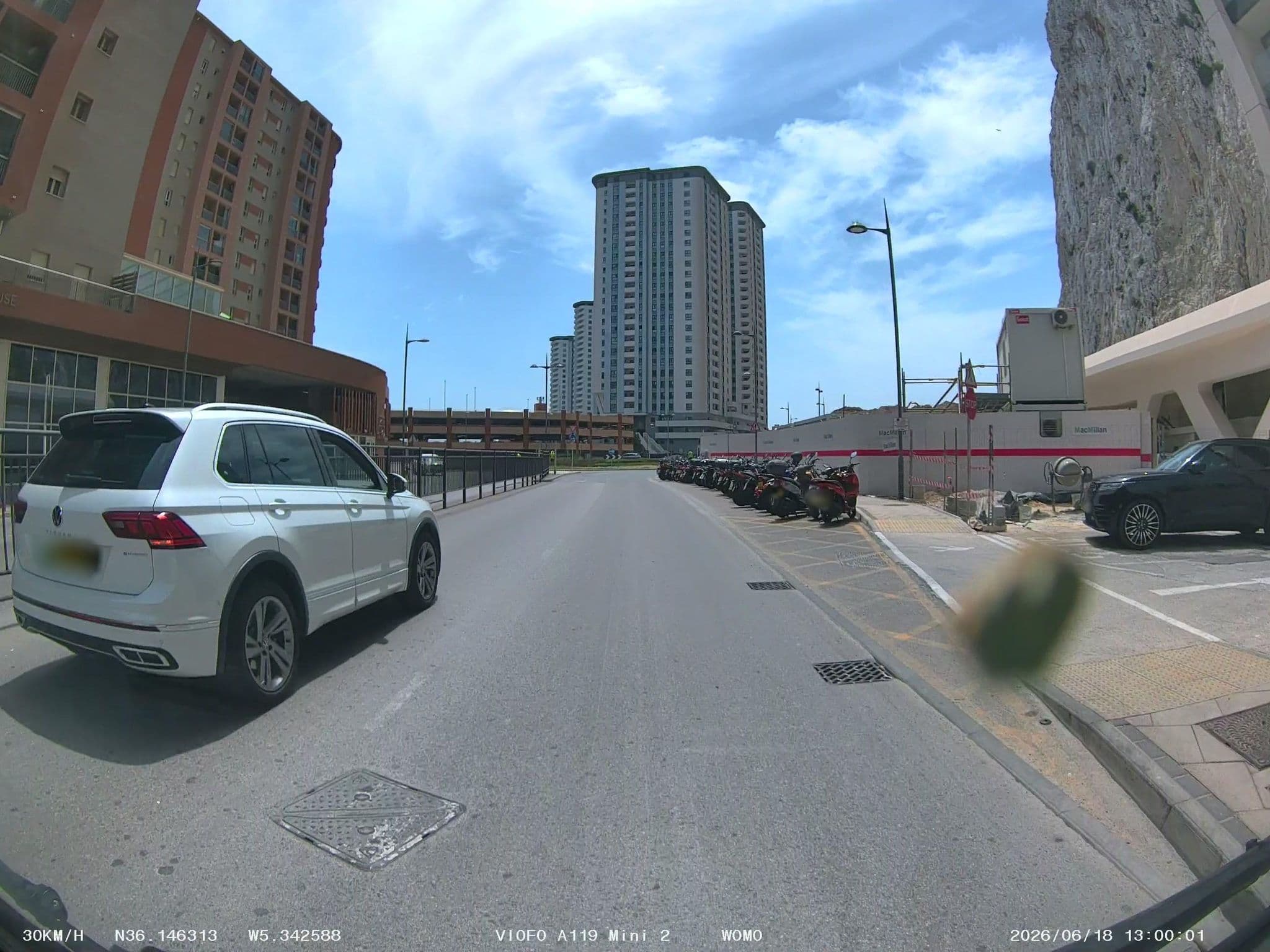 Street view near E1 Suites & Spa, La Línea de la Concepción — © soulcover (CC BY-SA · Mapillary)