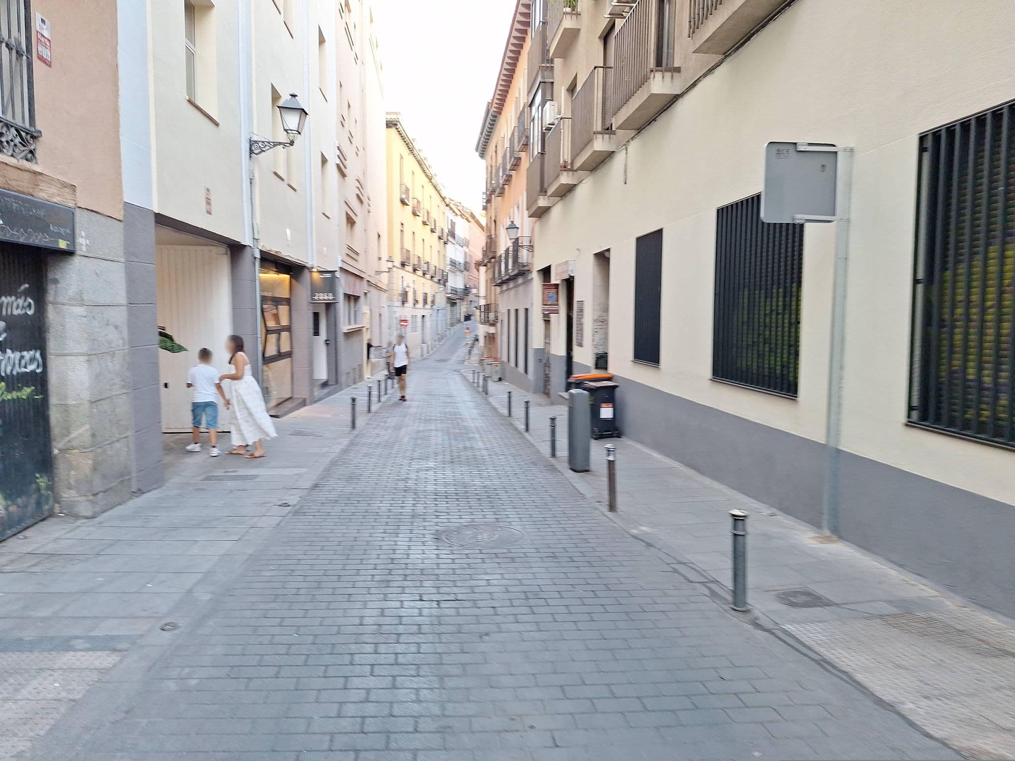 Street view near CH Six Rooms, Embajadores — © Albergarri788 (CC BY-SA · Mapillary)