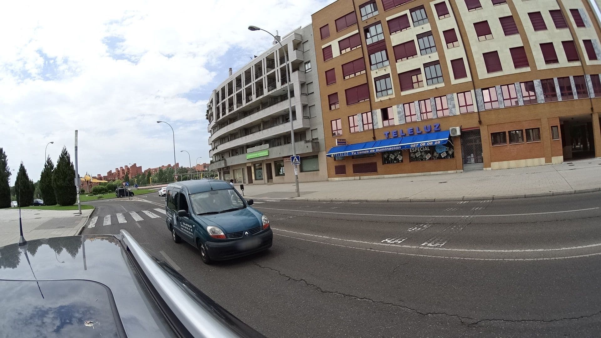Street view near GREENER HOTELS, León — © acerrillo (CC BY-SA · Mapillary)