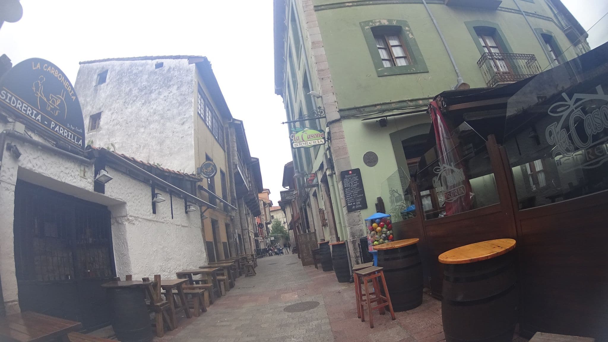 Street view near Apartamentos Calle Mayor 23 Llanes, Llanes — © robertogeb (CC BY-SA · Mapillary)
