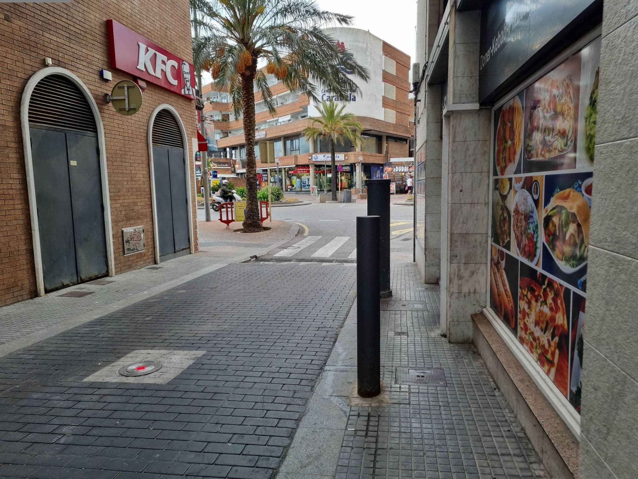 Street view near HOSTAL MOZAIK LLORET DE MAR, Lloret de Mar